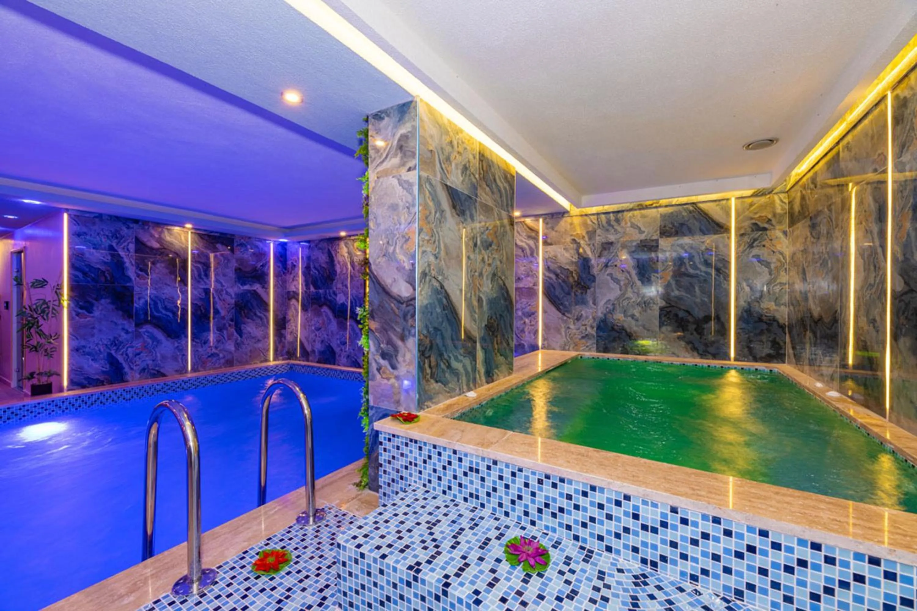 Swimming pool in Bekdas Hotel Deluxe & Spa