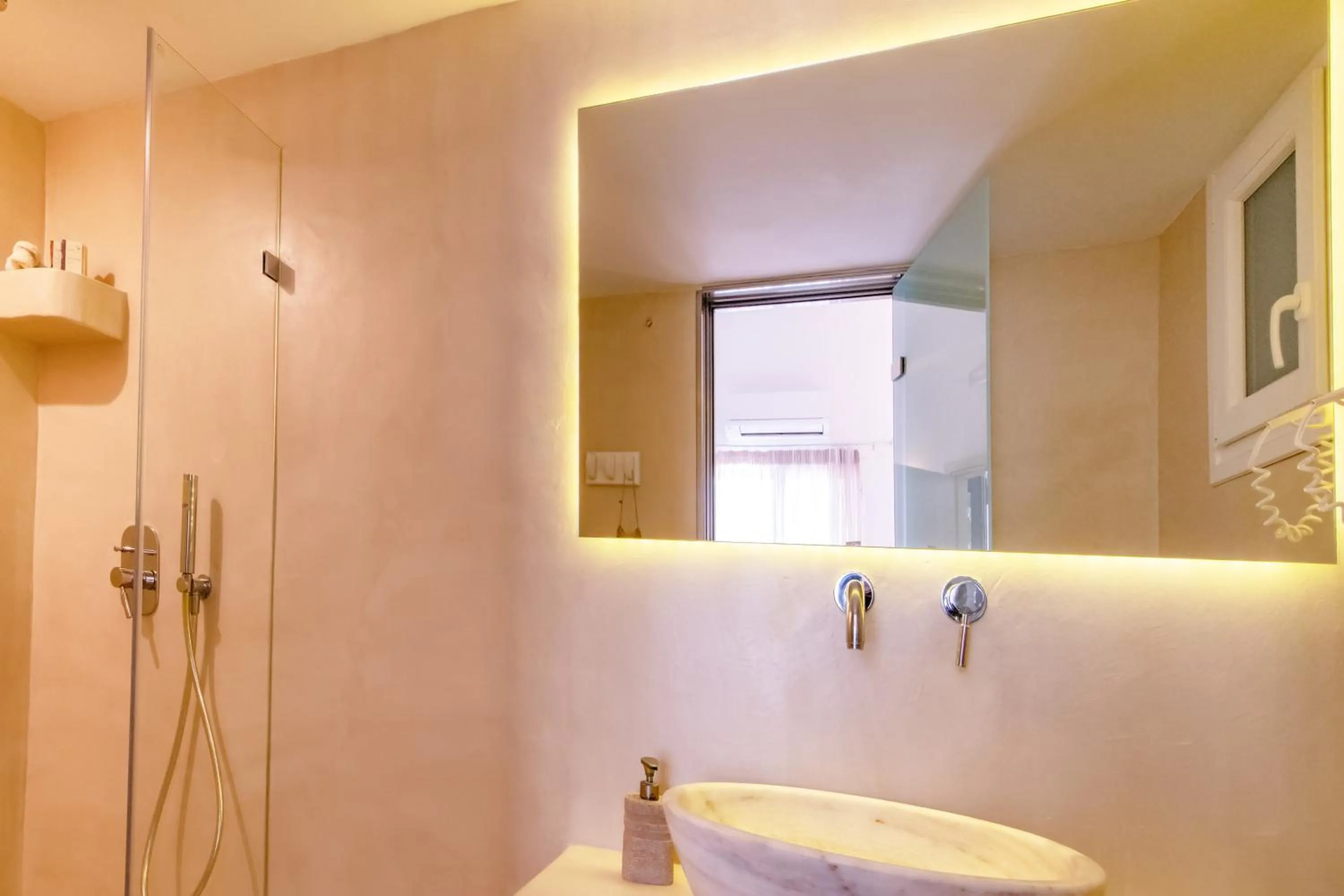 Bathroom in Vincenzo Family Rooms