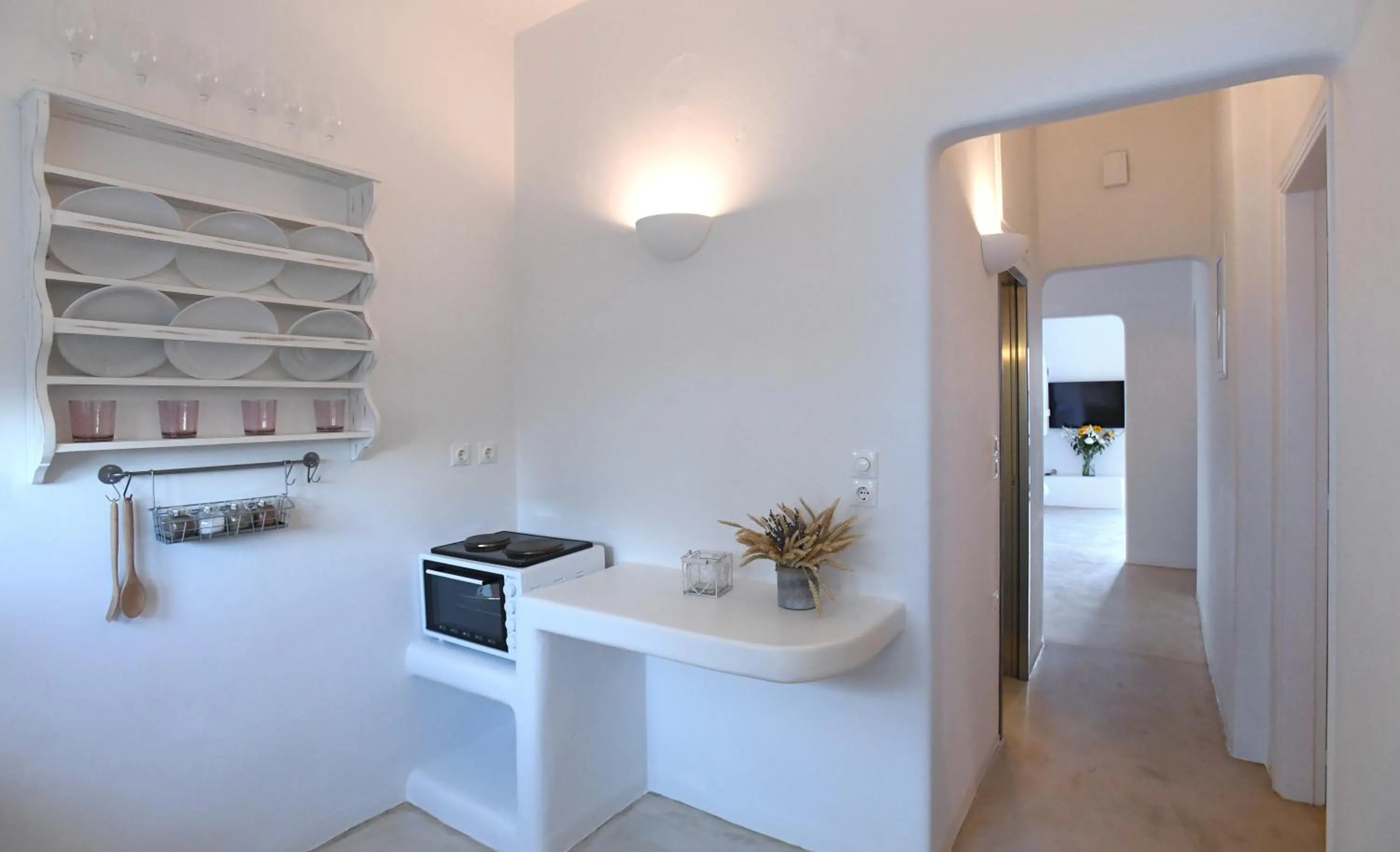 Kitchen or kitchenette in Vincenzo Family Rooms