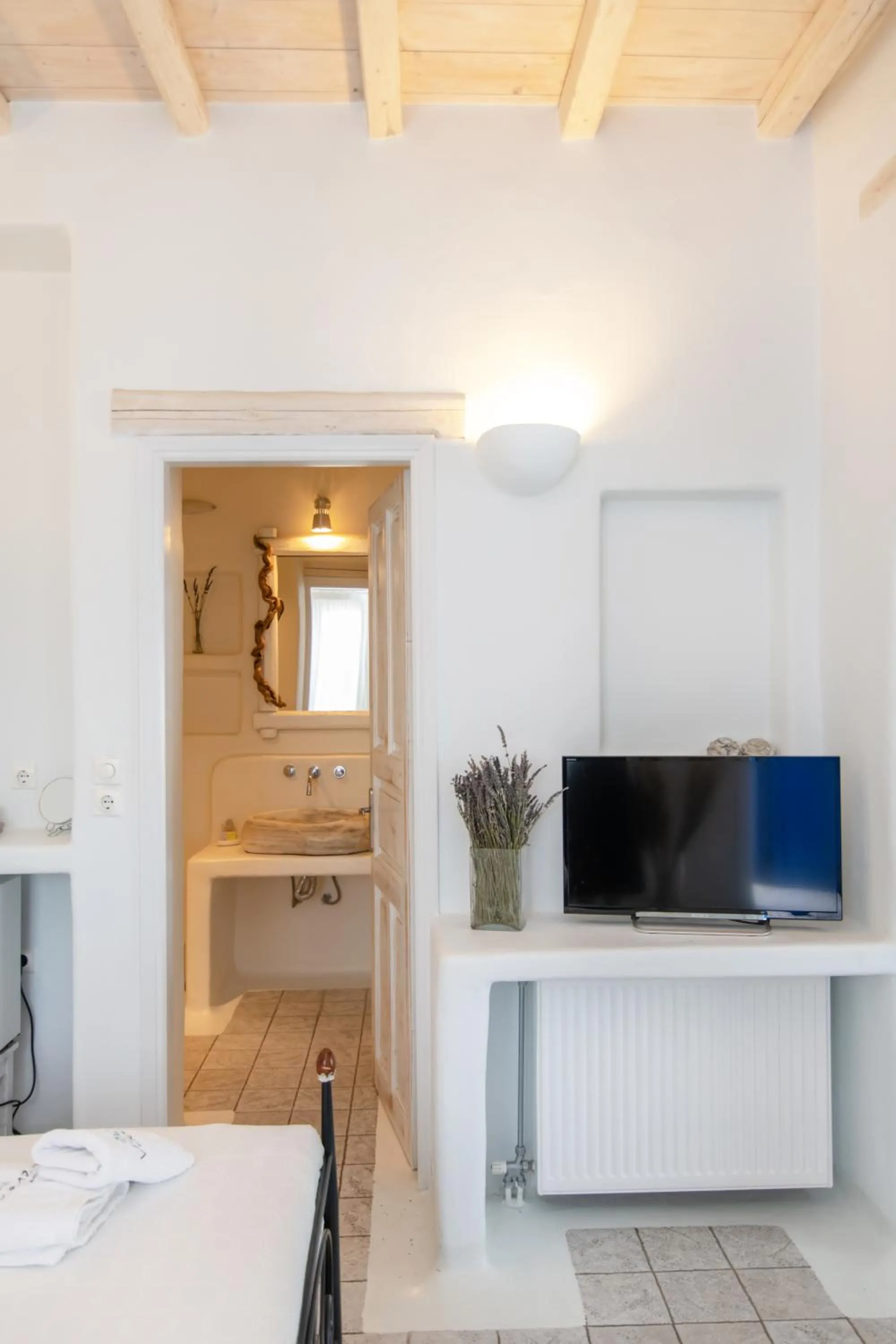 TV and multimedia, Bed in Vincenzo Family Rooms