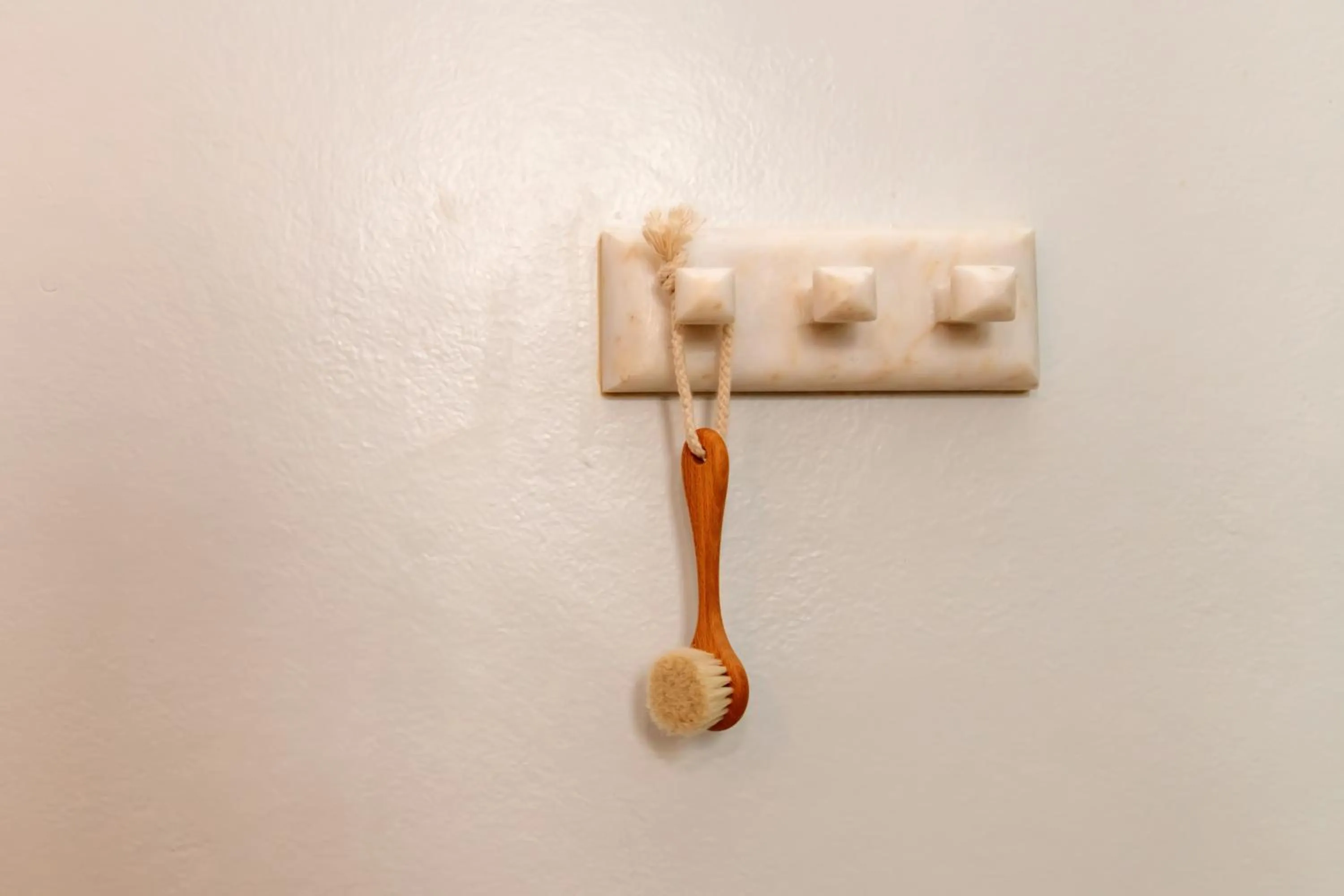 Decorative detail in Vincenzo Family Rooms