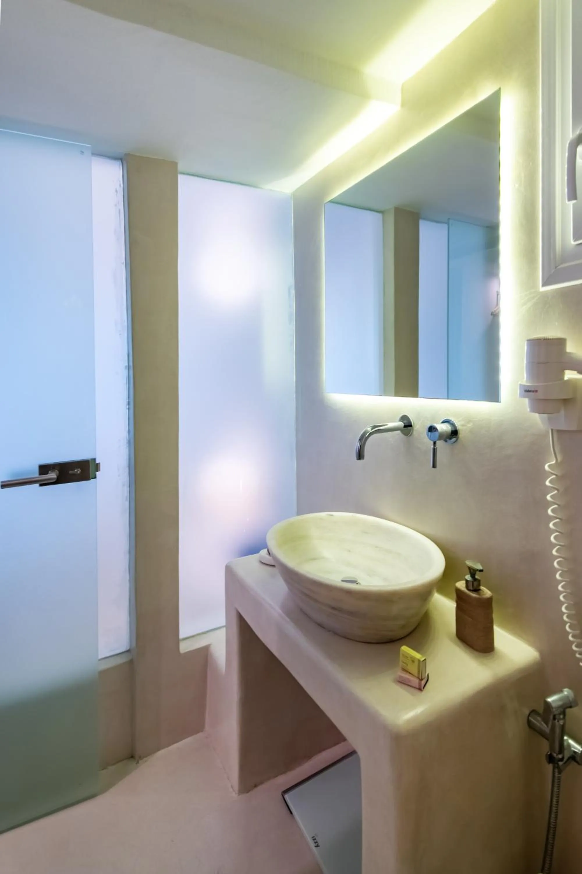Bathroom in Vincenzo Family Rooms