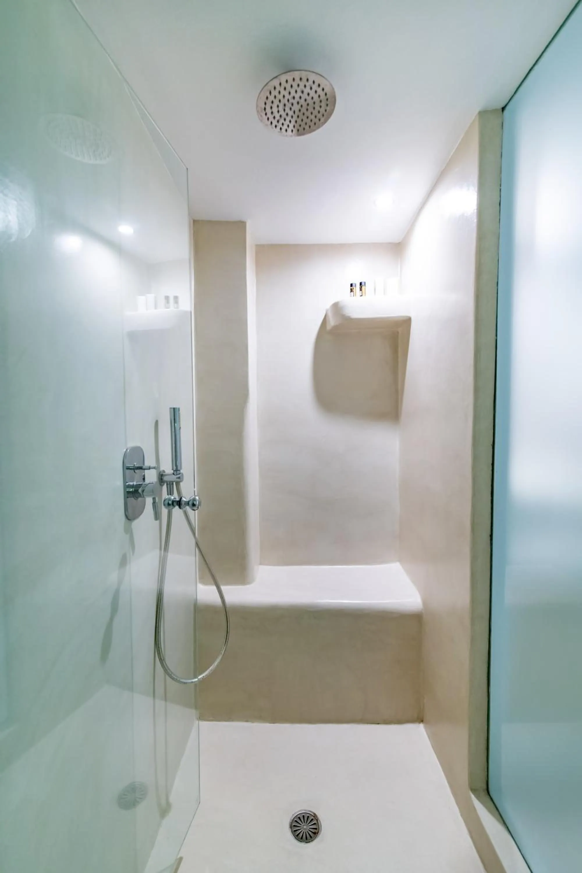 Bathroom in Vincenzo Family Rooms