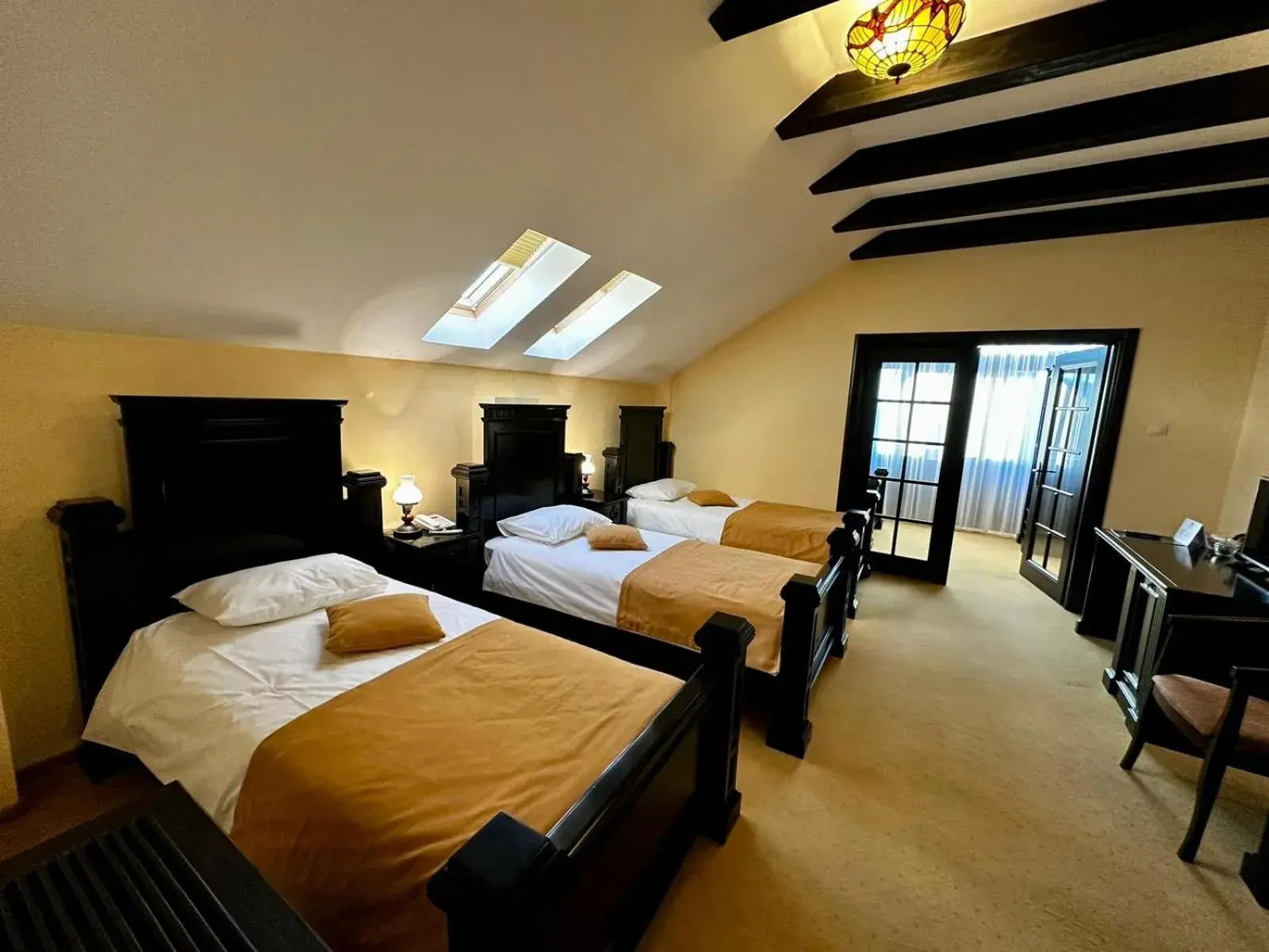 Family Room in Podu' cu Lanturi Family Room in Podu' cu Lanturi