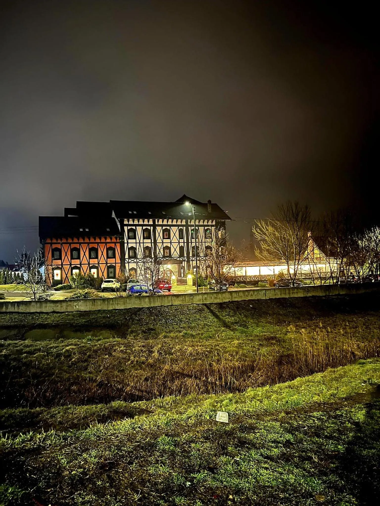 Night in Podu' cu Lanturi