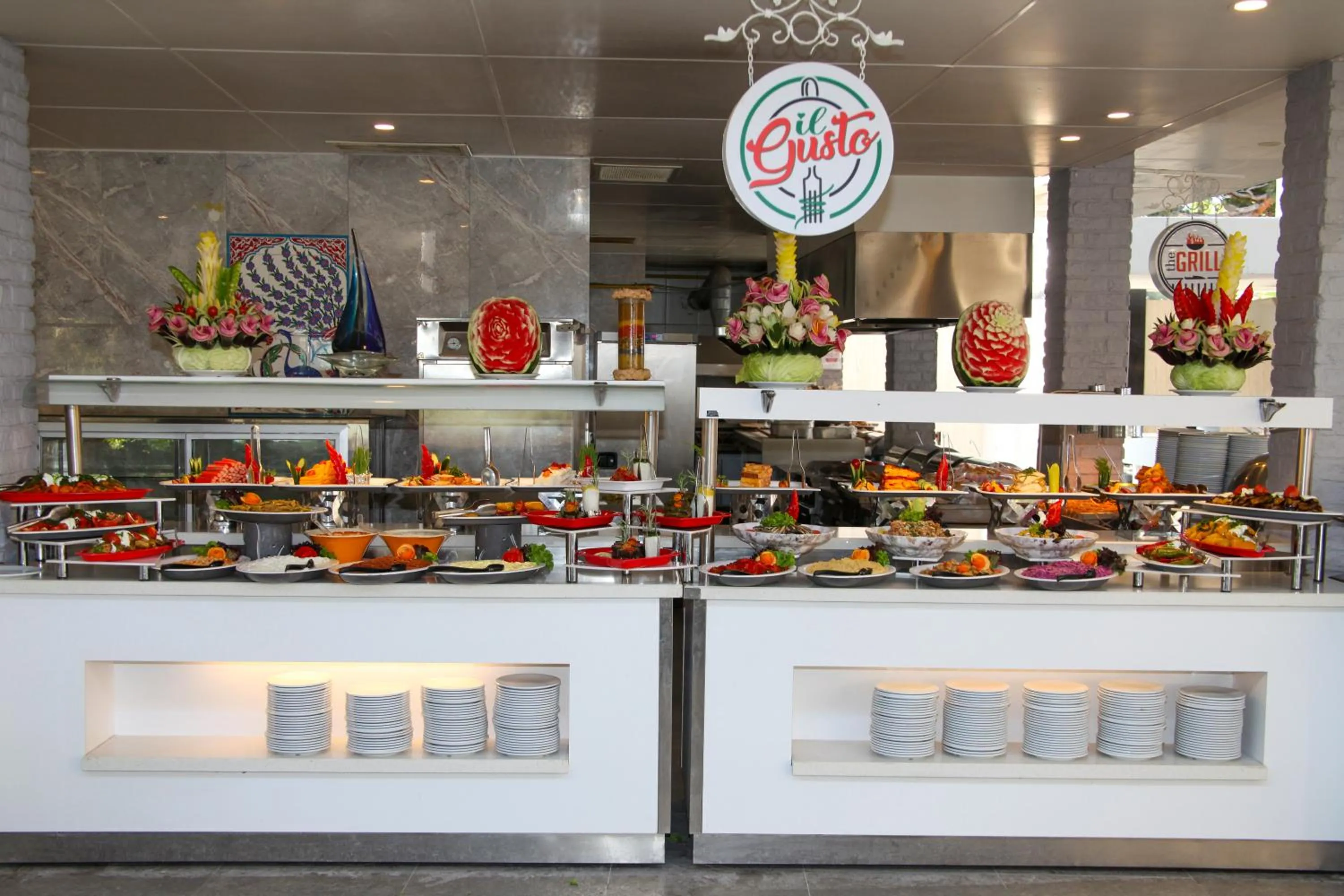 Food and drinks in Catamaran Quality Times