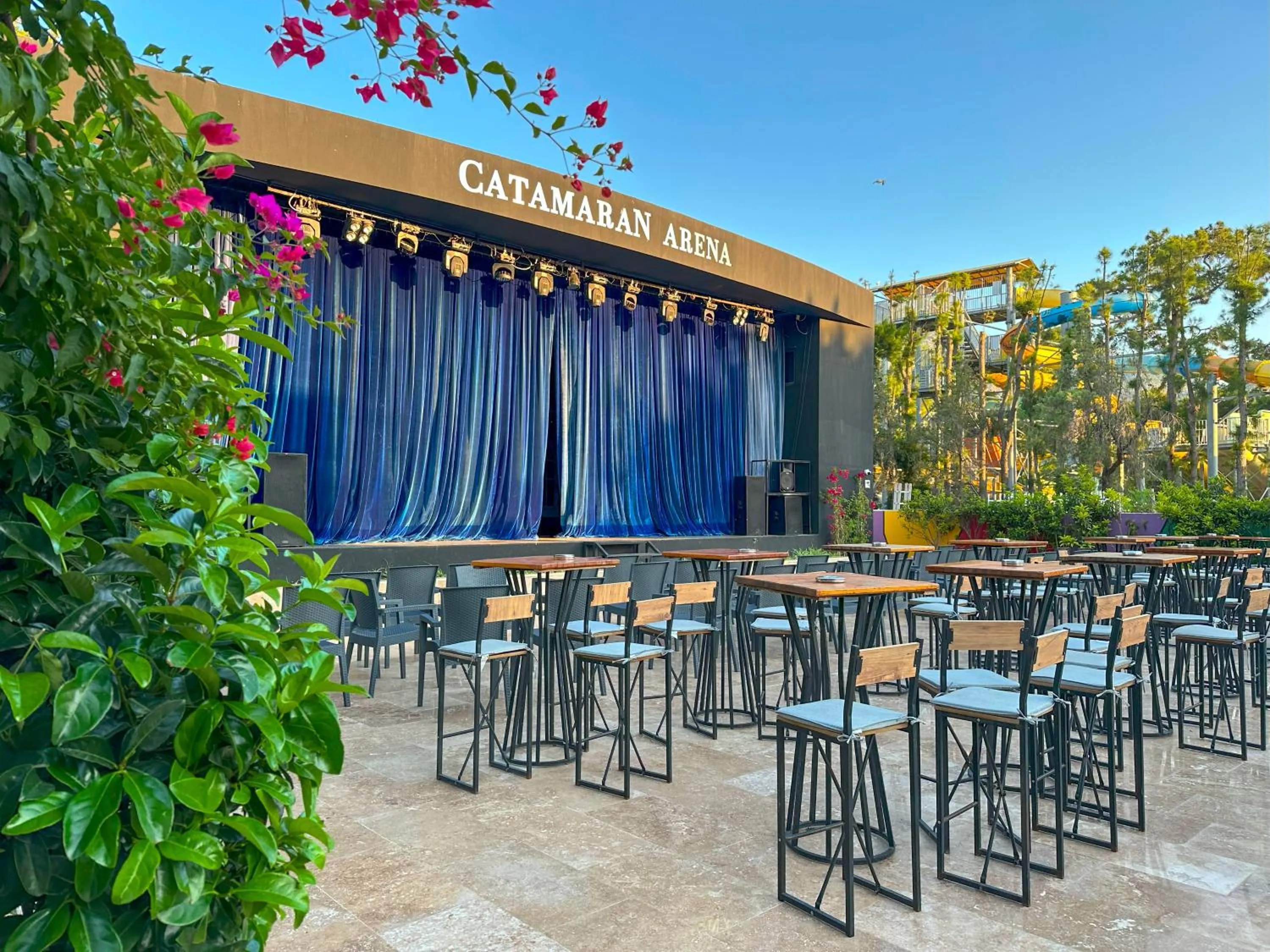 Entertainment in Catamaran Quality Times