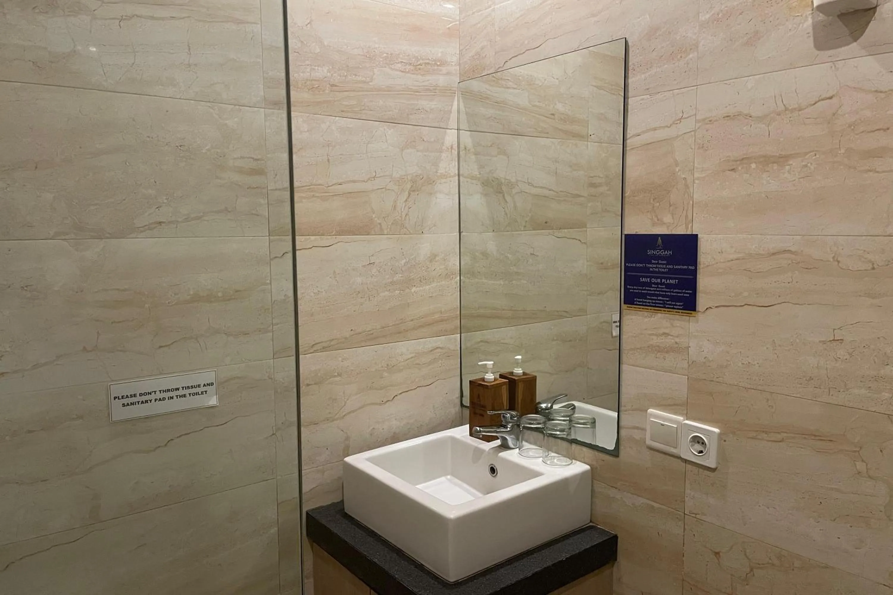 Bathroom in Singgah Hotel Seminyak