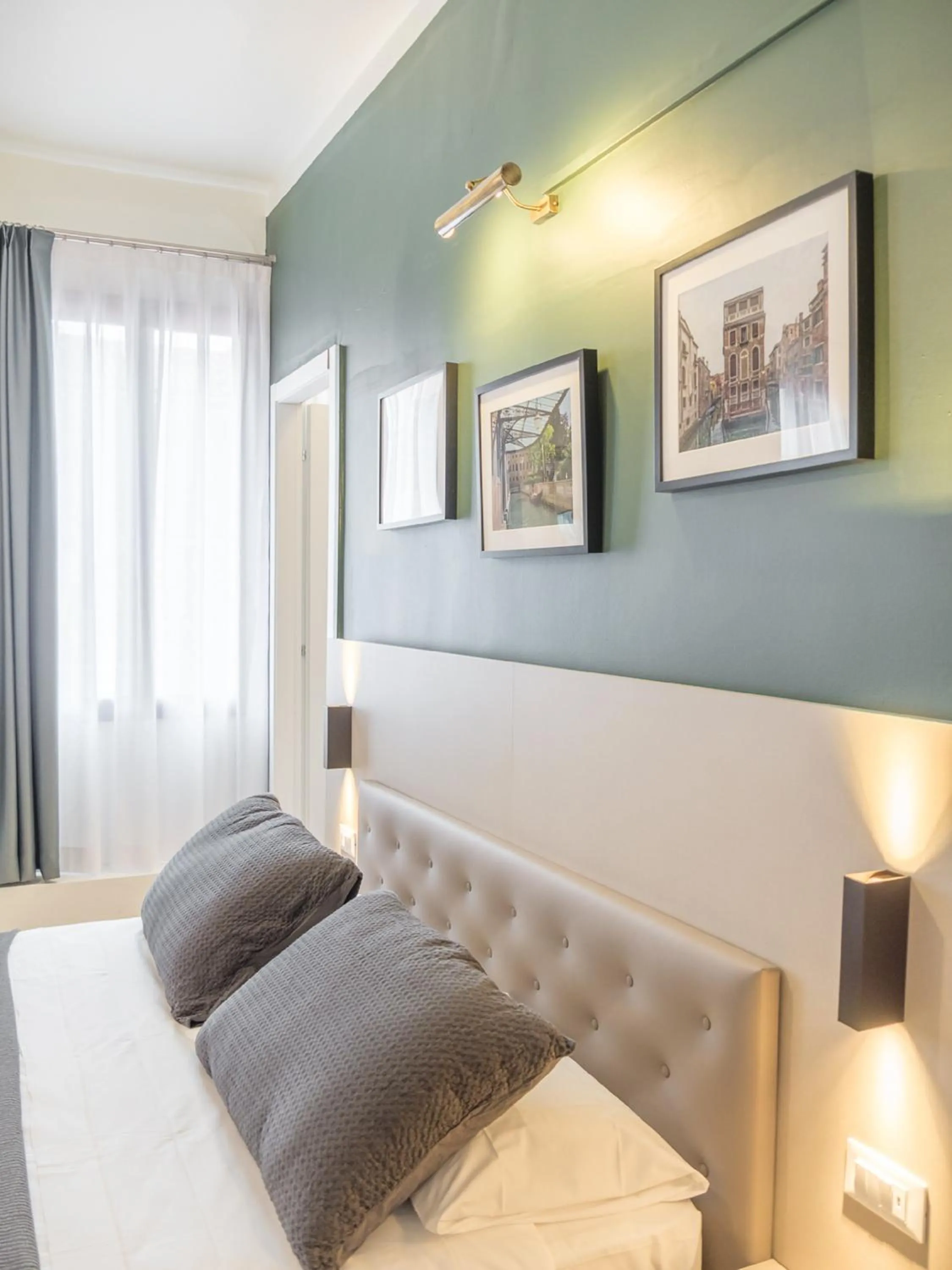 Bed in Grand Canal Suite by Wonderful Italy