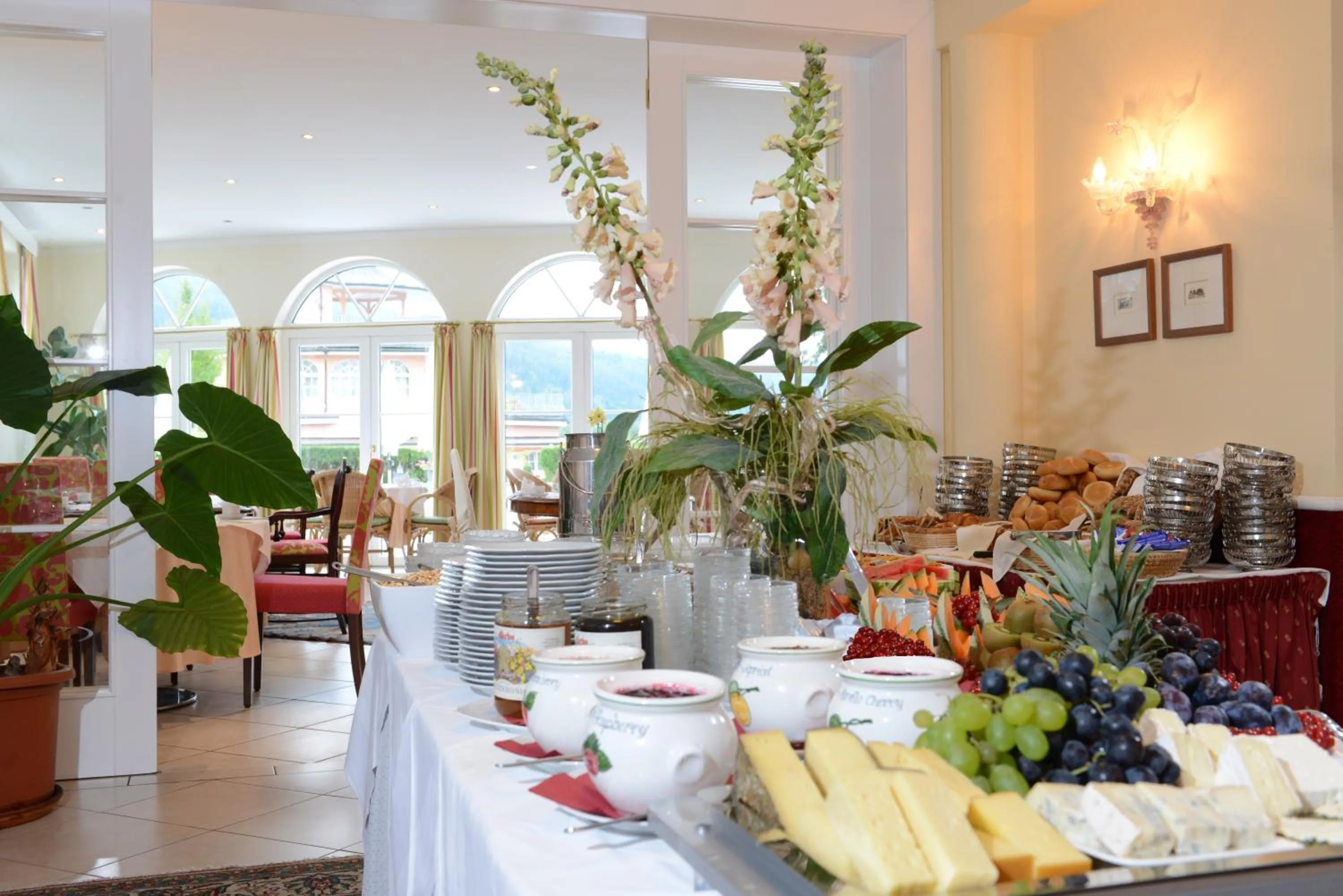 Restaurant/places to eat in Seehotel Astoria