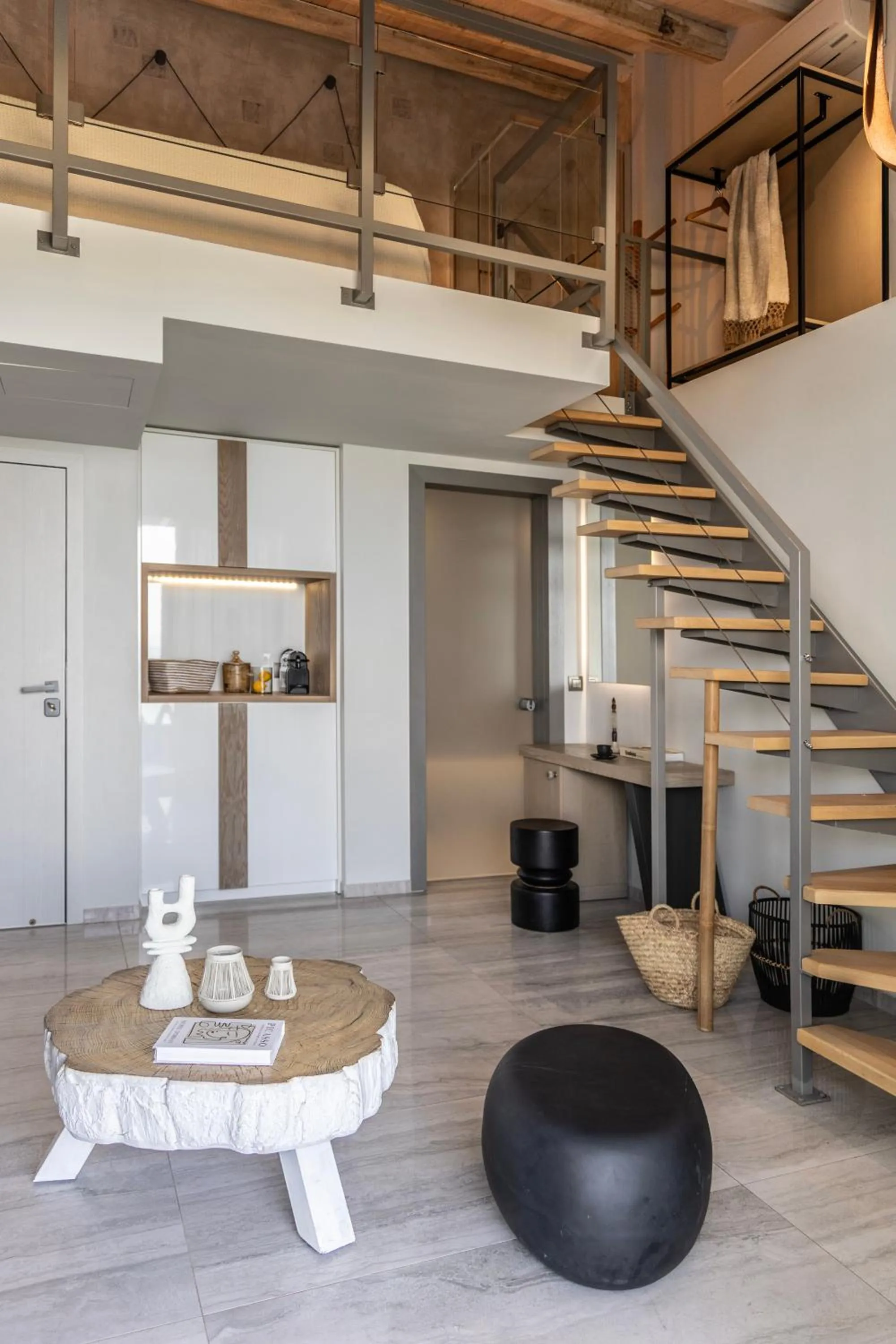 Blue Carpet Luxury Suites