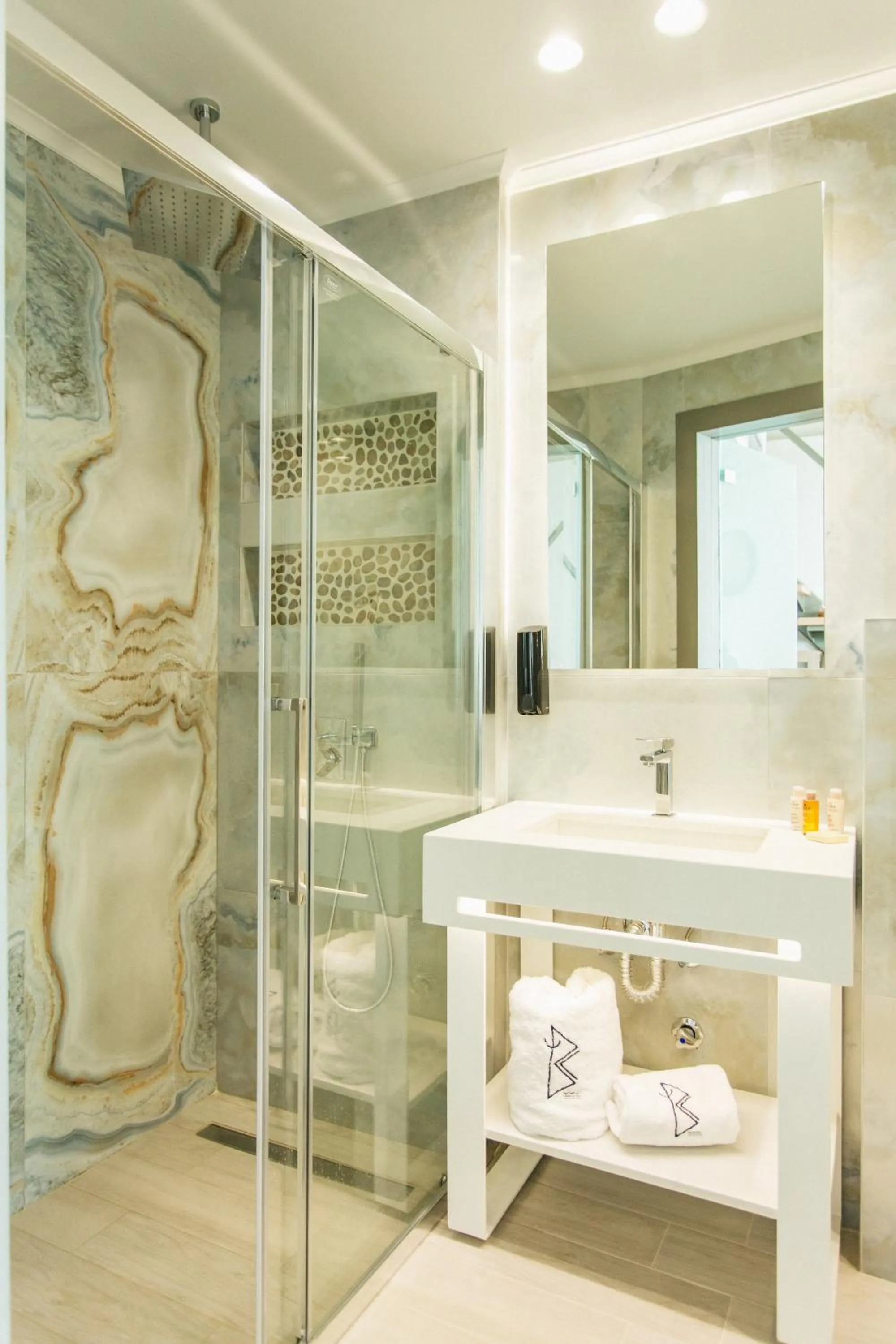 Blue Carpet Luxury Suites