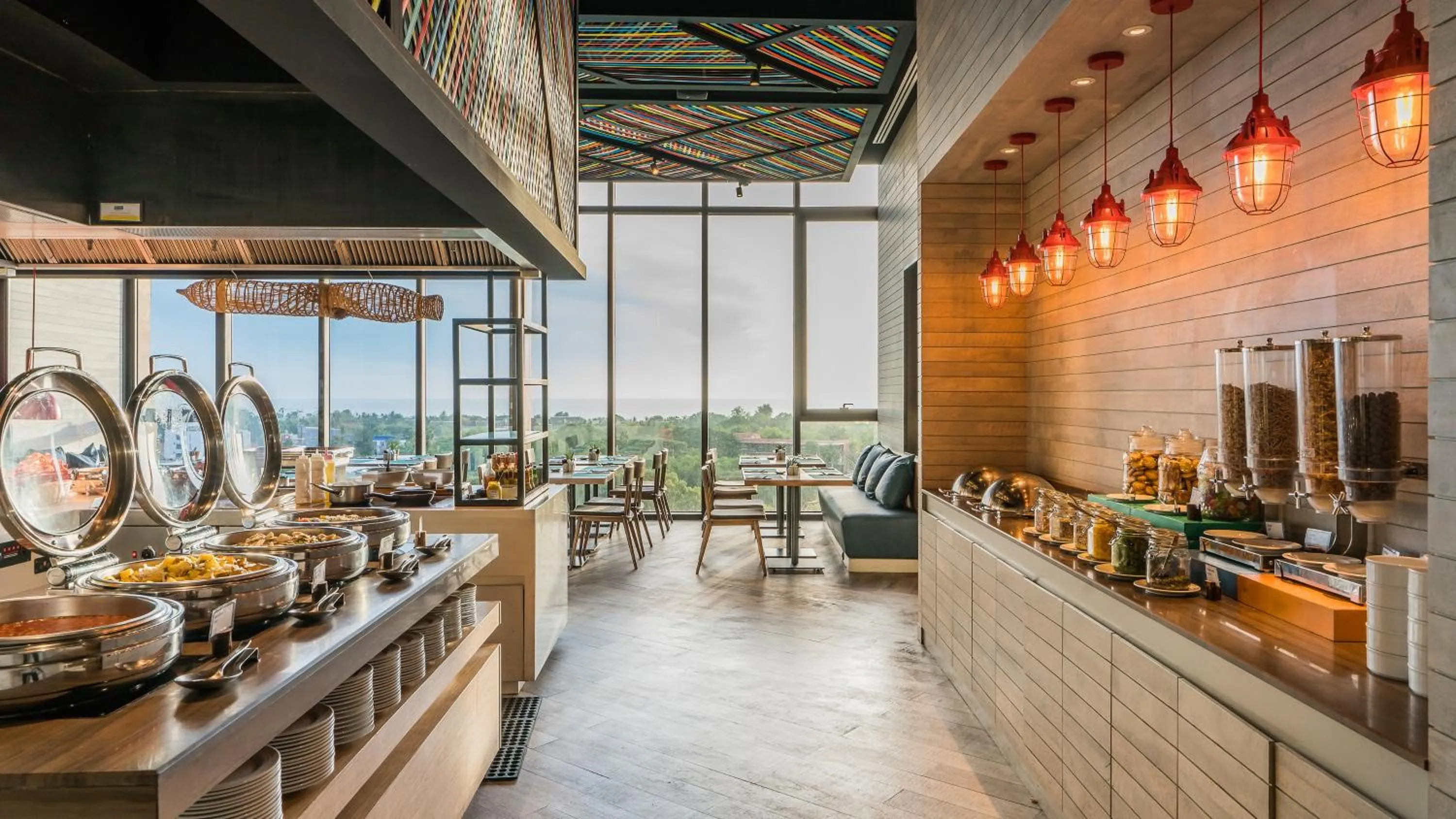 Restaurant/places to eat in Holiday Inn Resort Vana Nava Hua Hin by IHG