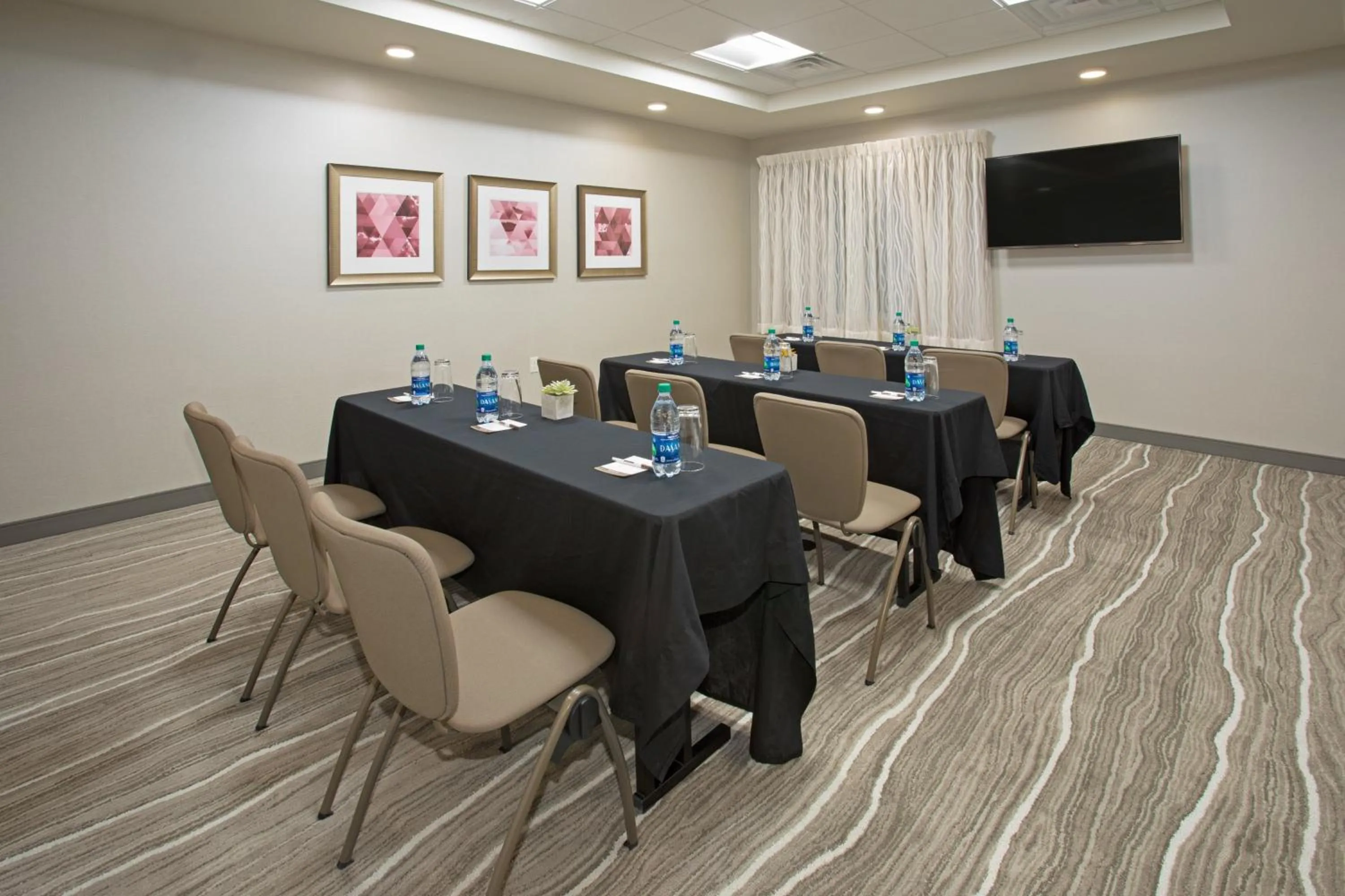 Meeting/conference room in Staybridge Suites Rapid City - Rushmore by IHG