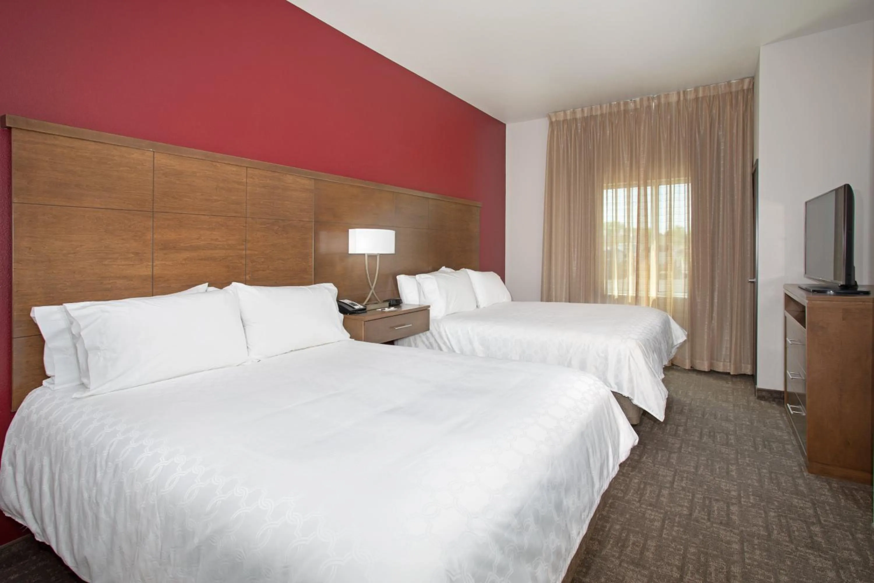 Photo of the whole room, Bed in Staybridge Suites Rapid City - Rushmore by IHG