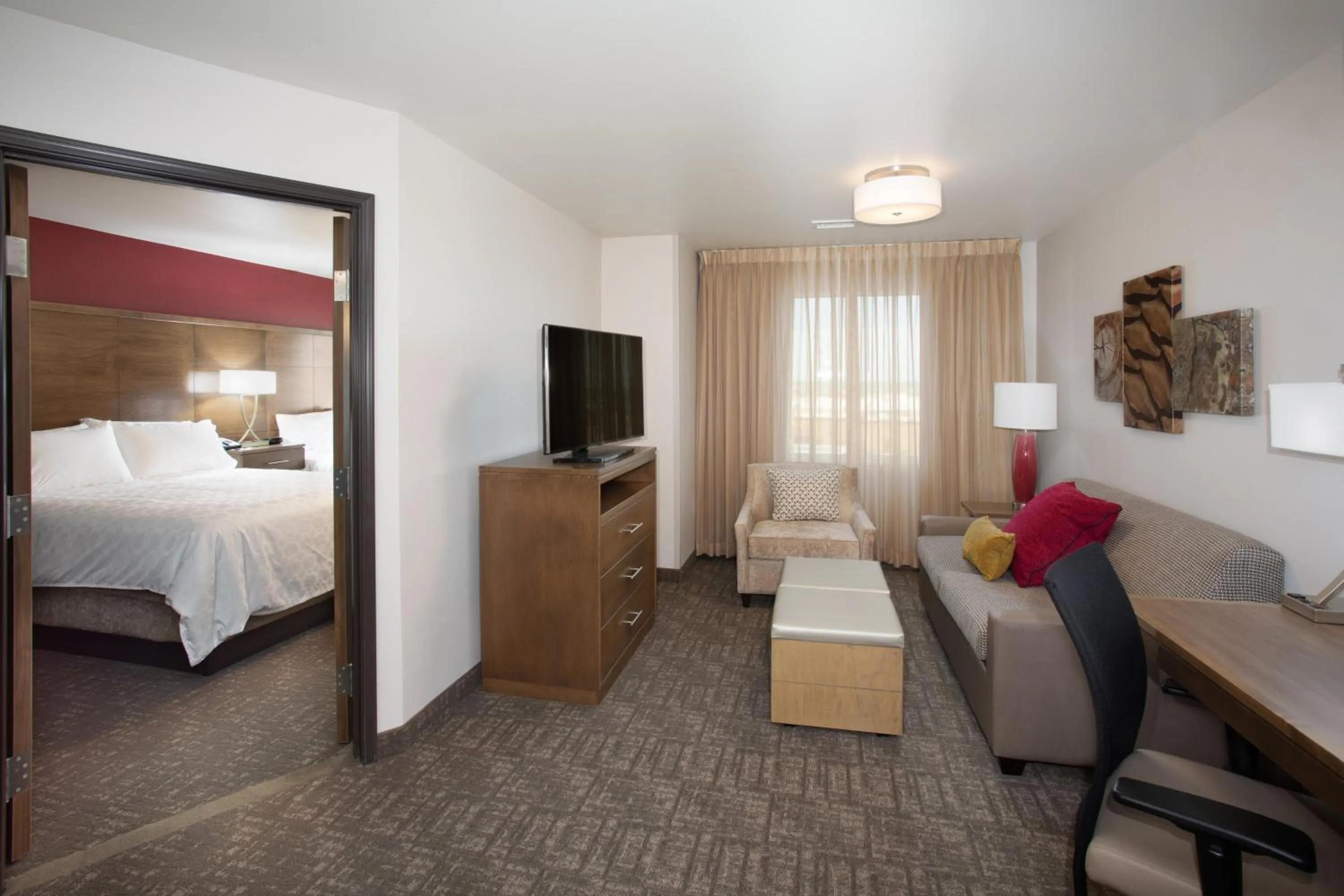 Photo of the whole room, Bed in Staybridge Suites Rapid City - Rushmore by IHG