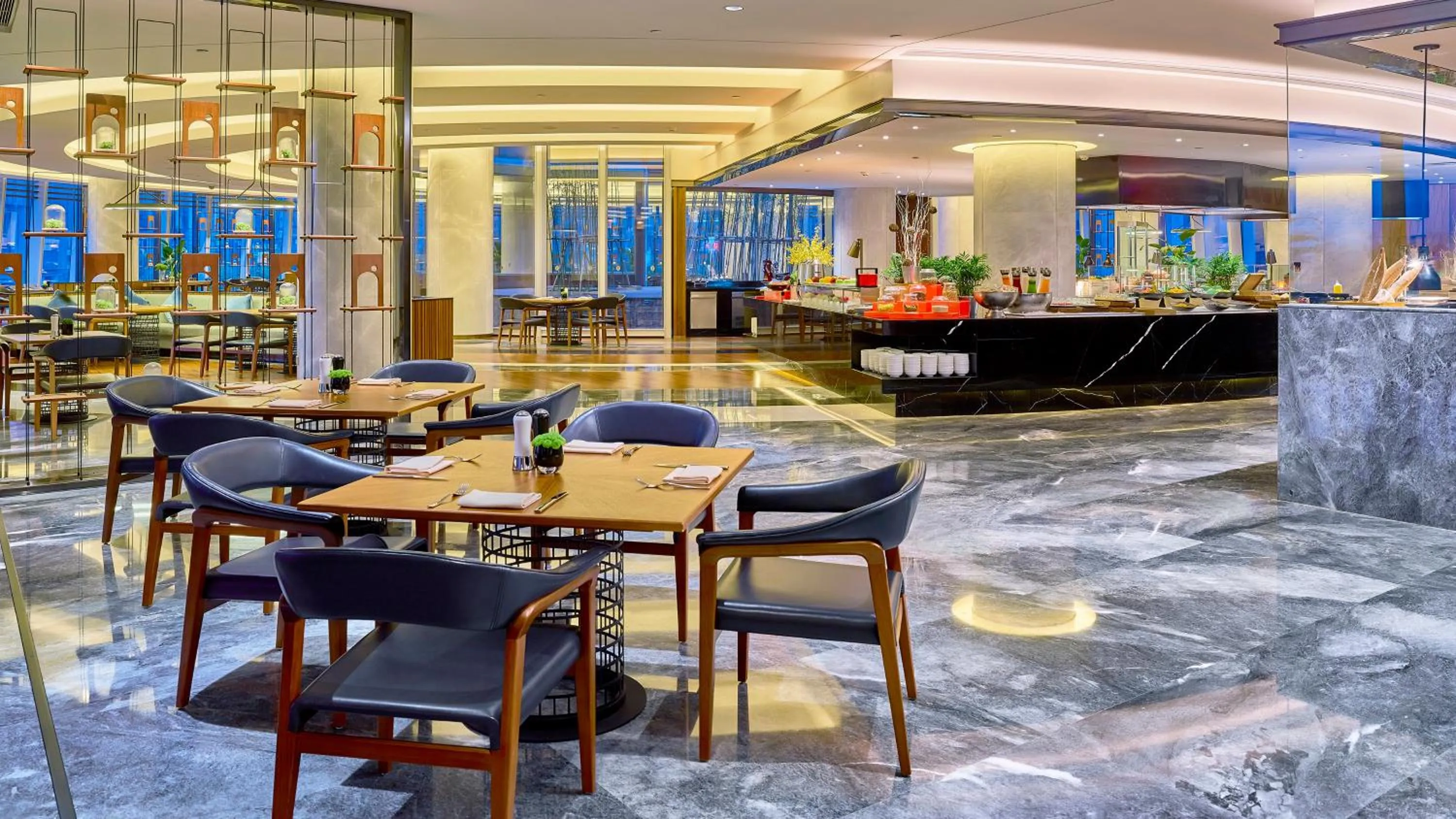 Restaurant/places to eat in InterContinental Guangzhou Exhibition Center by IHG
