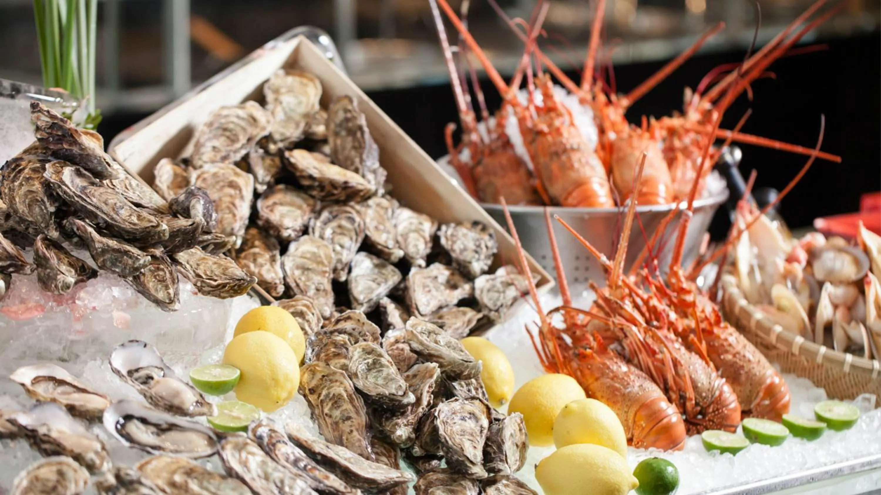 Restaurant/places to eat in InterContinental Guangzhou Exhibition Center by IHG