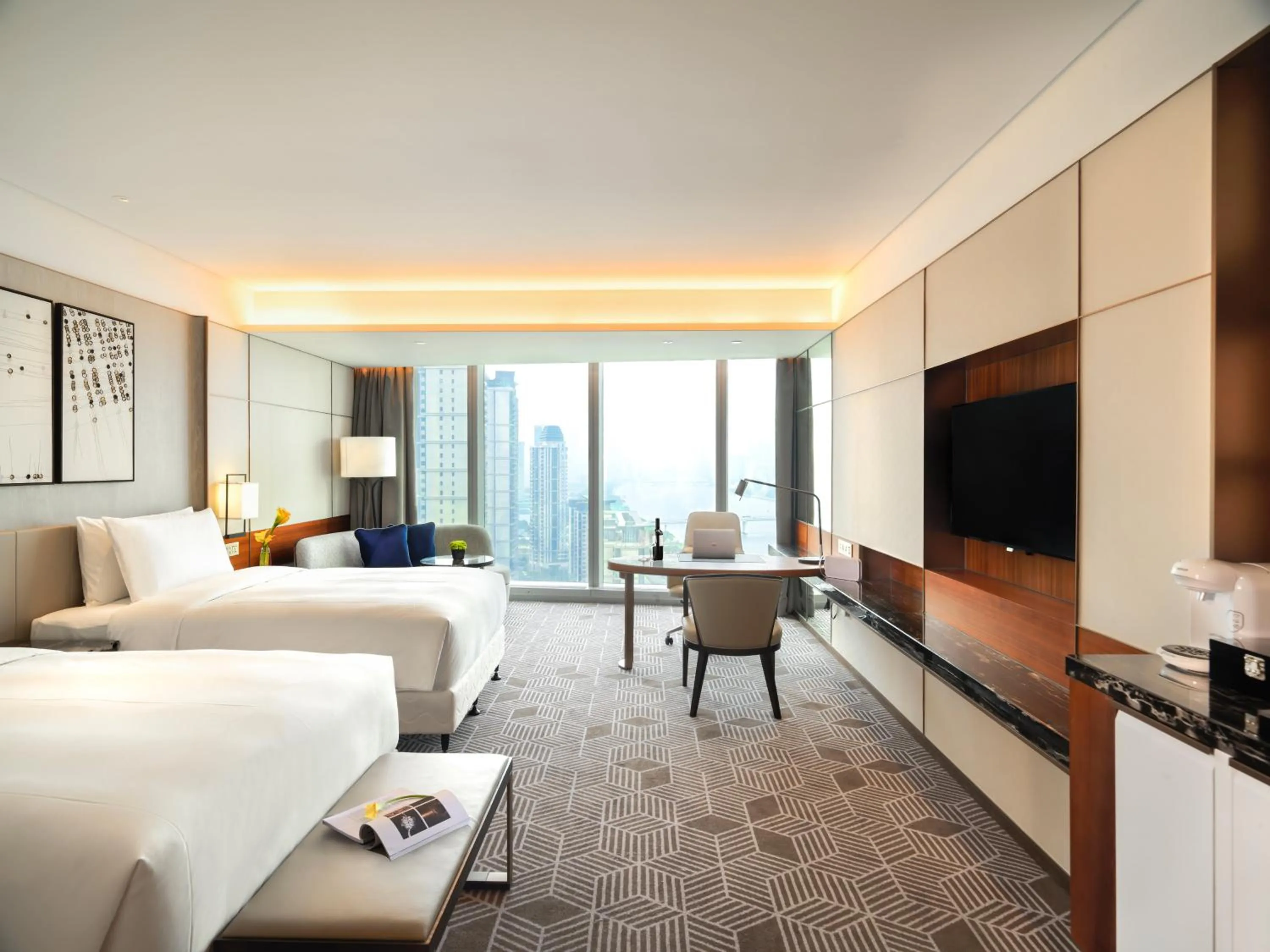 Photo of the whole room, Bed in InterContinental Guangzhou Exhibition Center by IHG