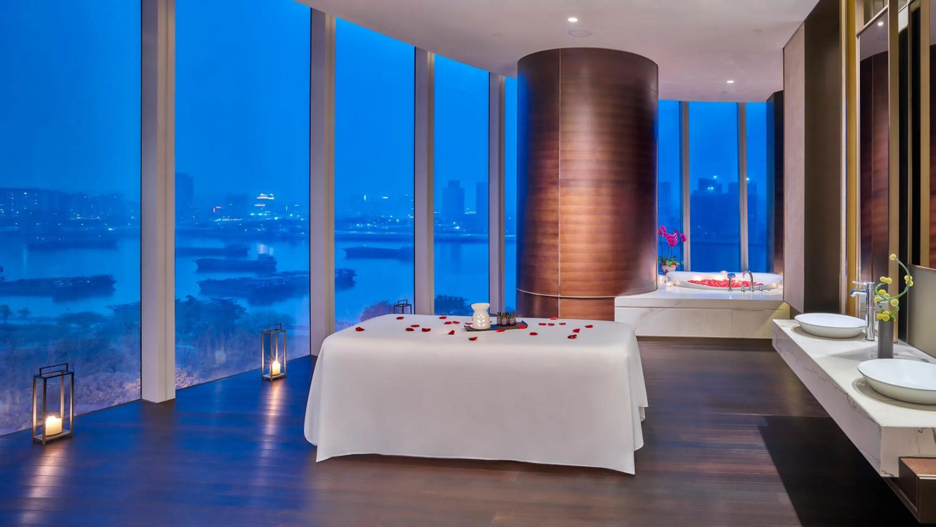Spa and wellness centre/facilities in InterContinental Guangzhou Exhibition Center by IHG
