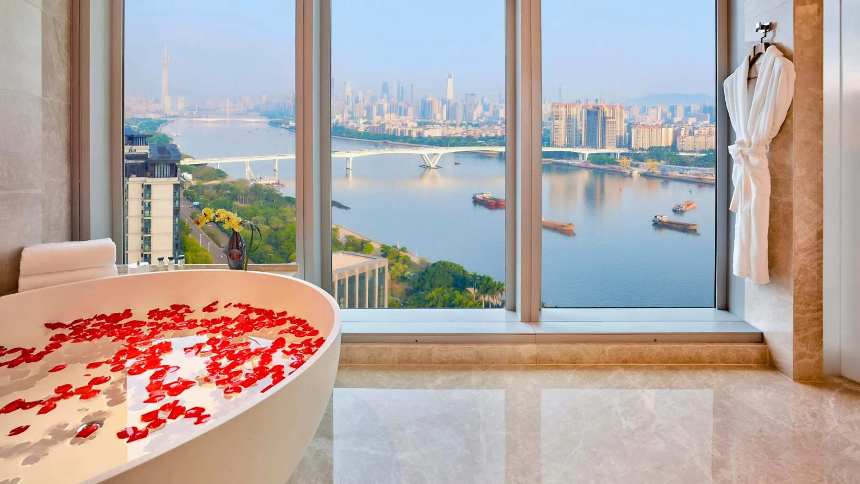 Bathroom in InterContinental Guangzhou Exhibition Center by IHG