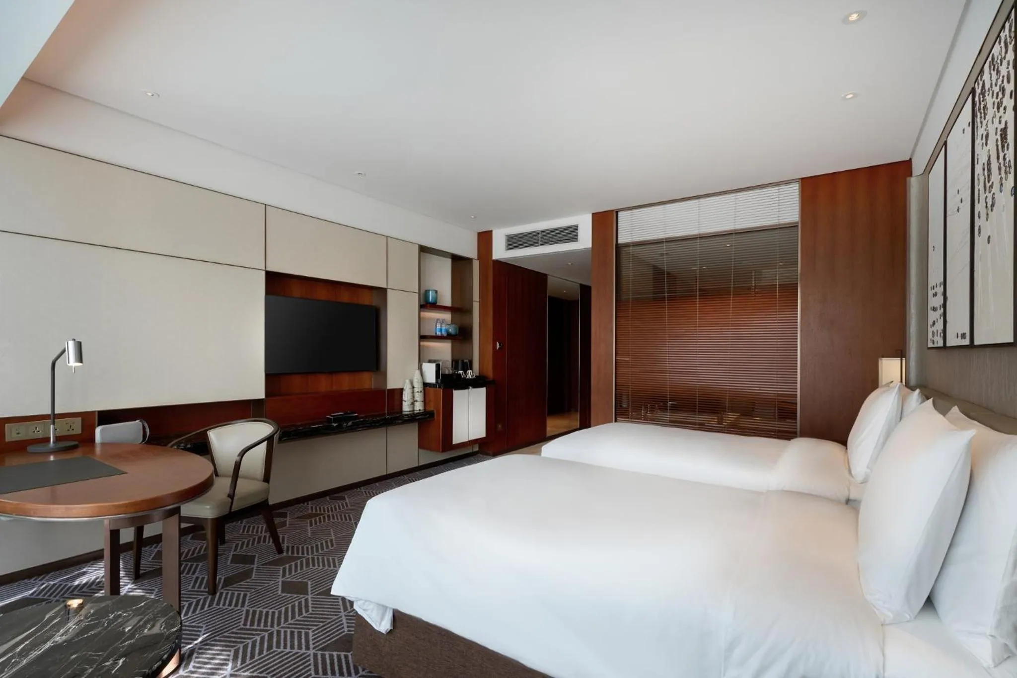 Photo of the whole room, Bed in InterContinental Guangzhou Exhibition Center by IHG