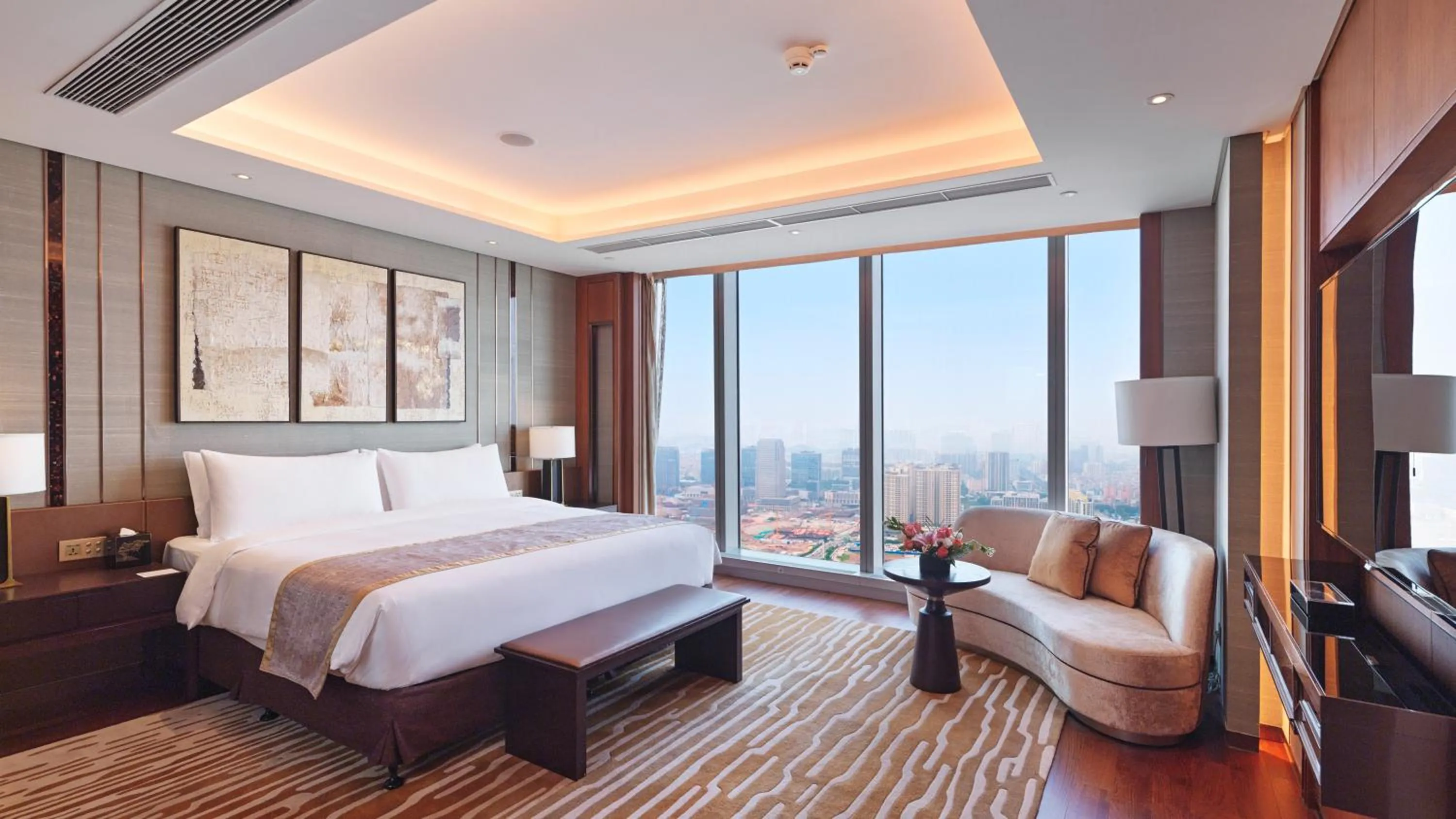 Bed in InterContinental Guangzhou Exhibition Center by IHG