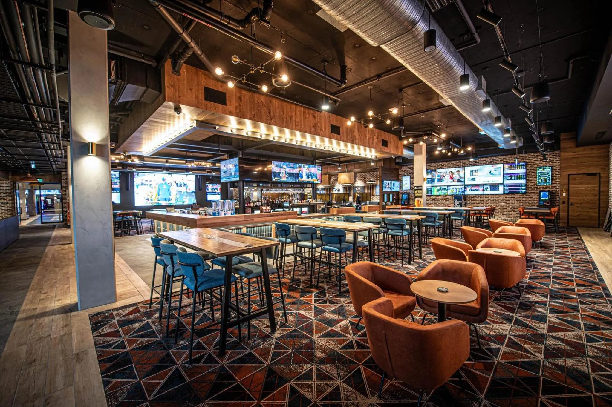 Lounge or bar in Holiday Inn Sydney St Marys by IHG