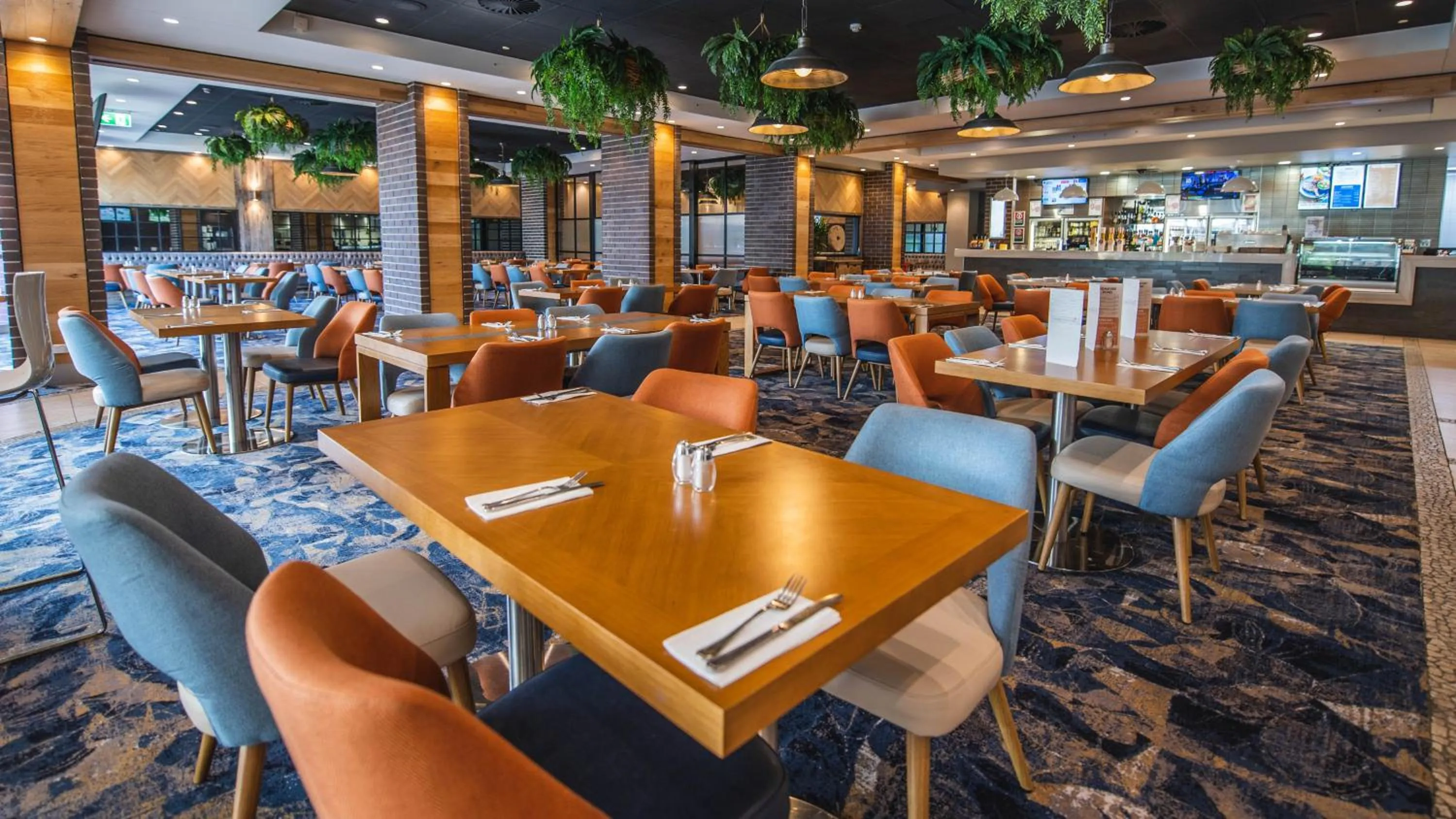 Restaurant/places to eat in Holiday Inn Sydney St Marys by IHG