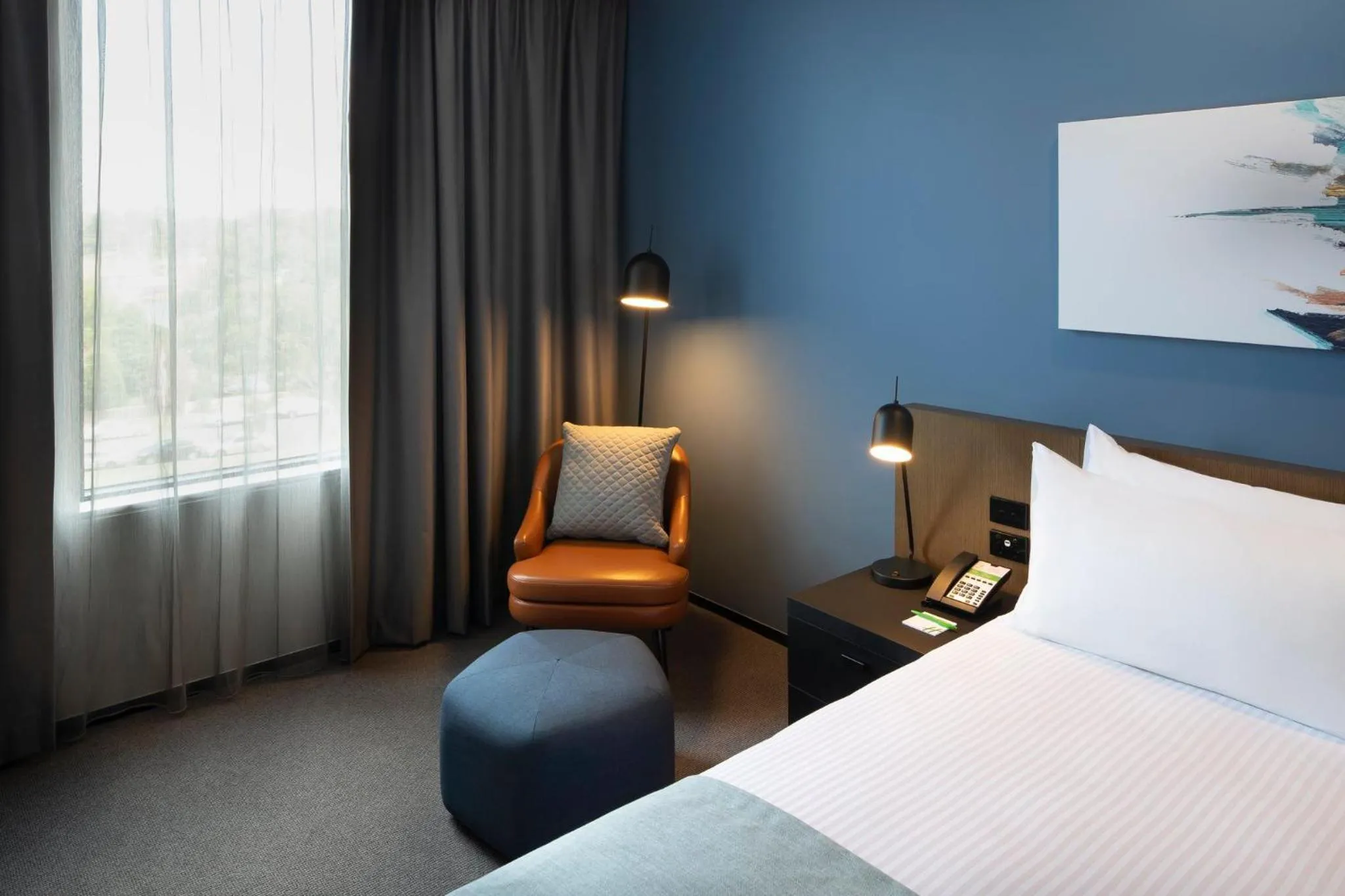 Photo of the whole room, Bed in Holiday Inn Sydney St Marys by IHG