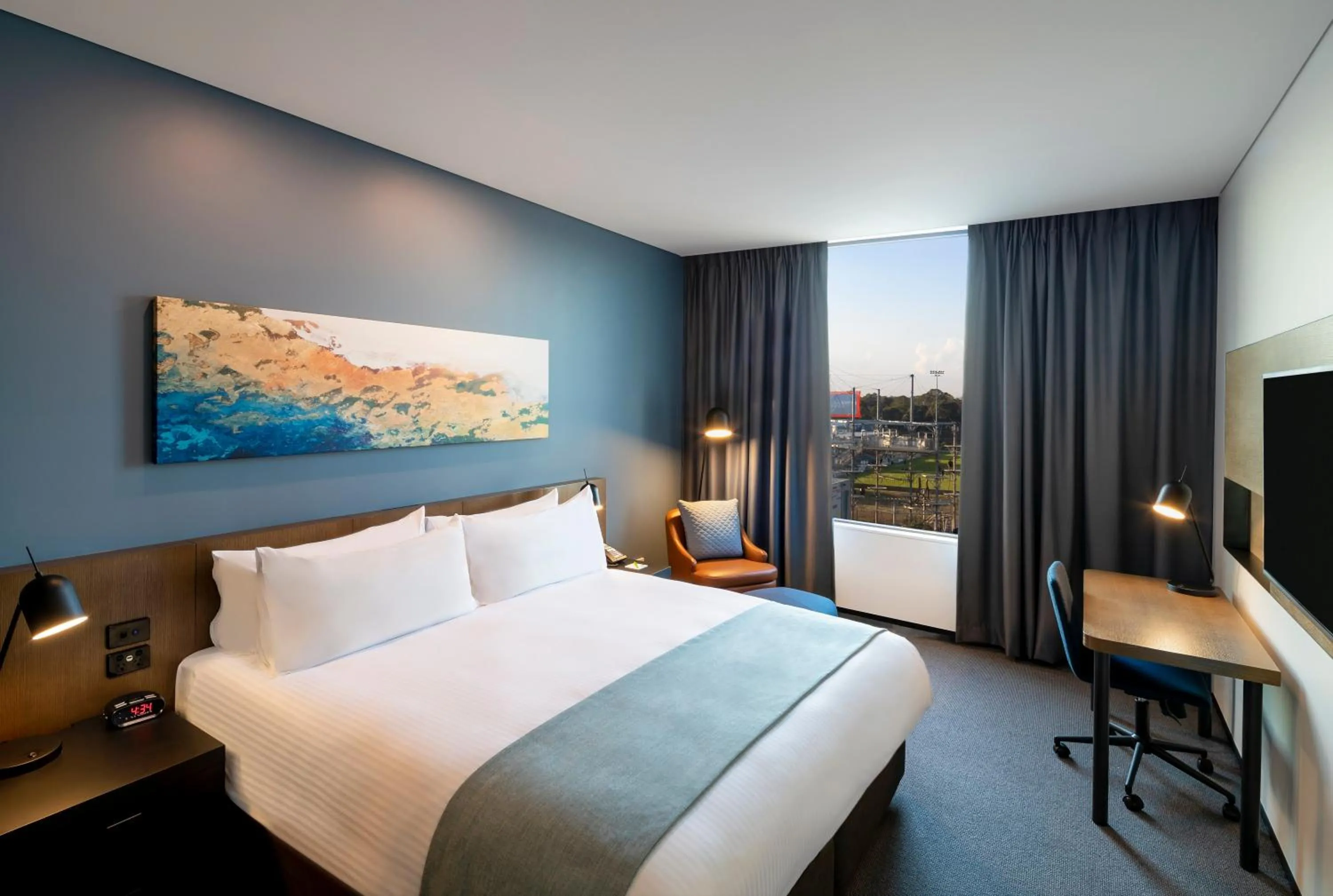 Photo of the whole room, Bed in Holiday Inn Sydney St Marys by IHG