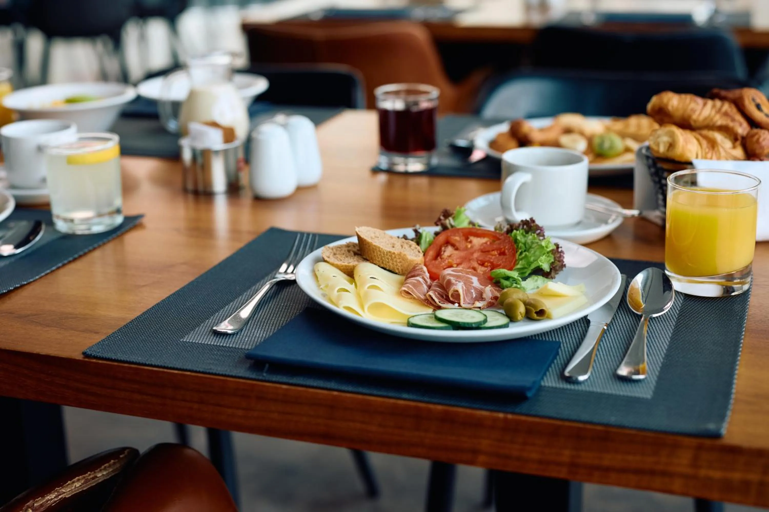 Breakfast in Holiday Inn Sydney St Marys by IHG