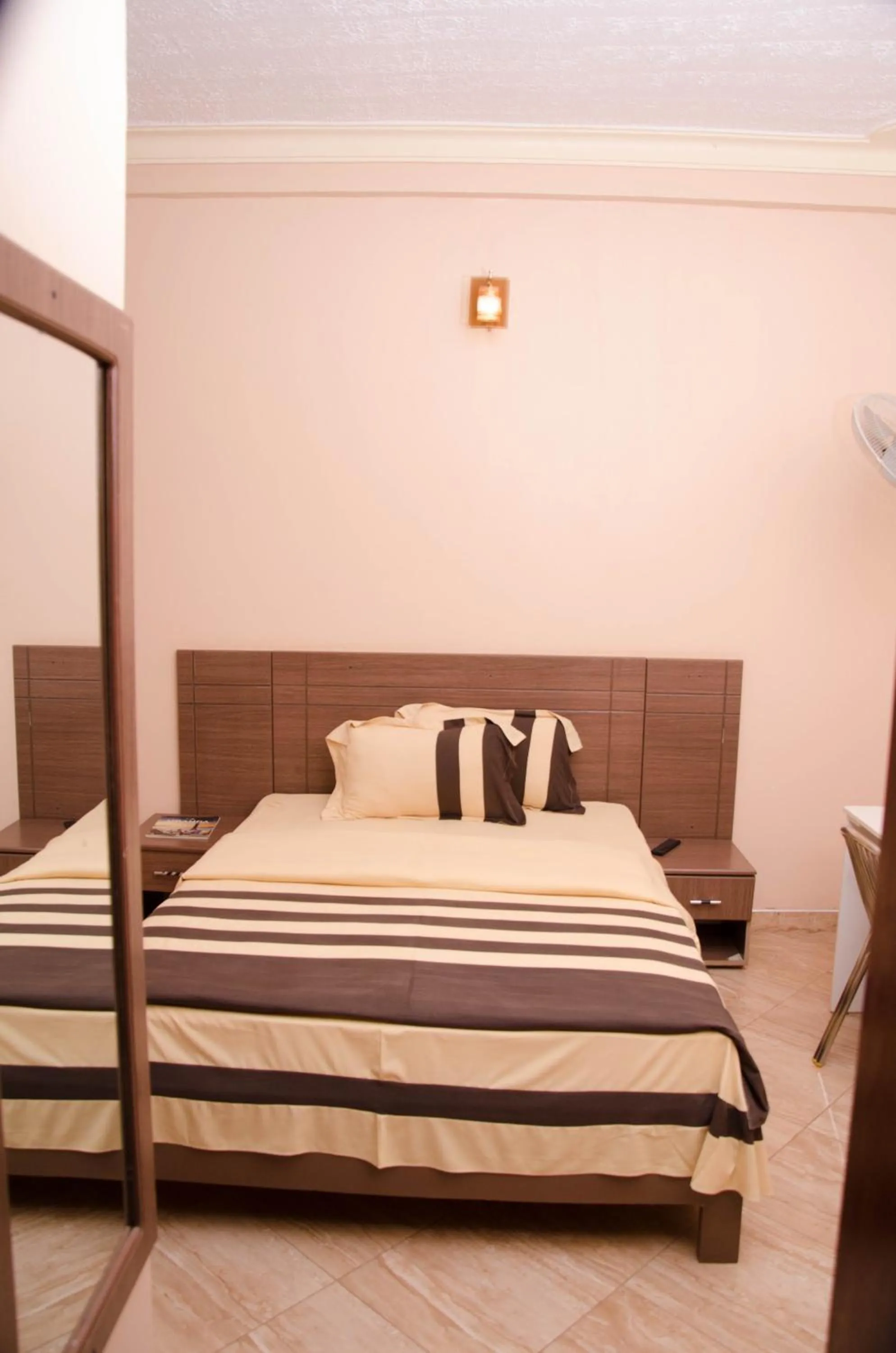 Bed in Agenda 2000 Hotels Ltd