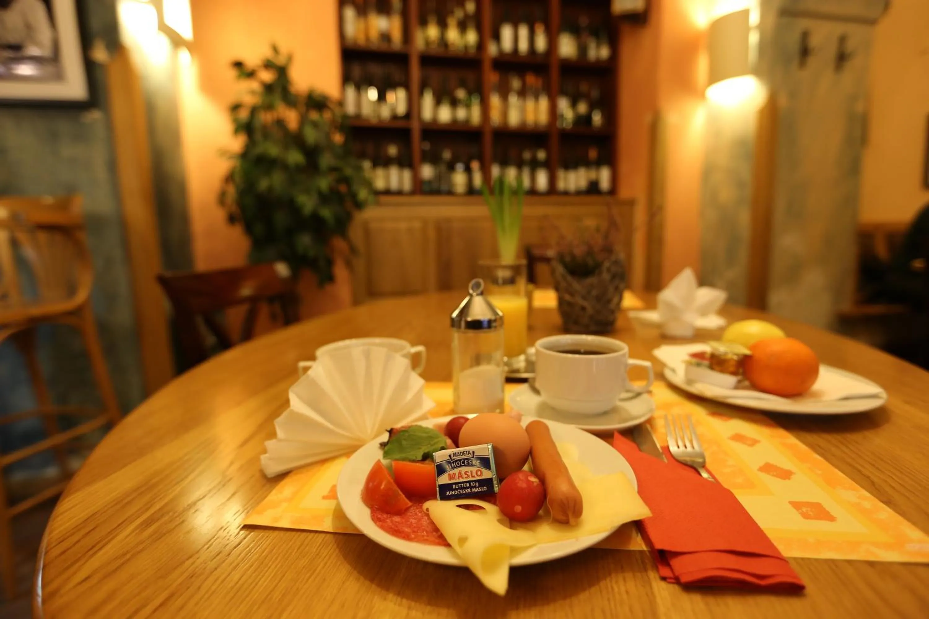 Breakfast in U Cervene zidle - Red Chair Hotel
