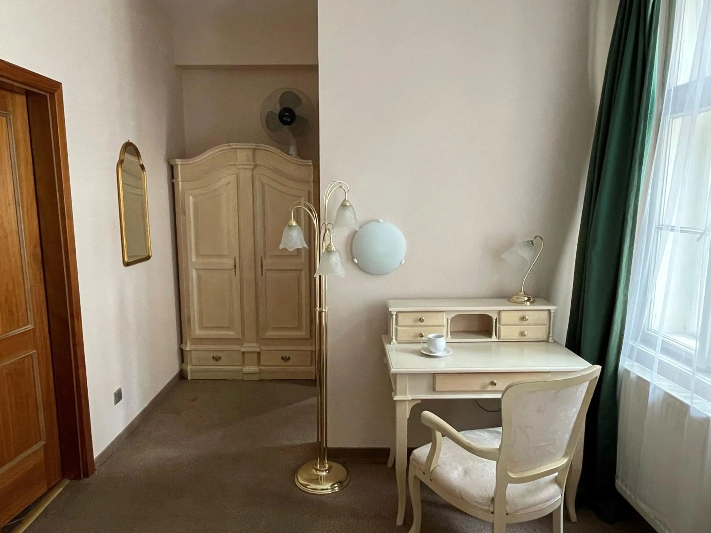 Photo of the whole room in U Cervene zidle - Red Chair Hotel