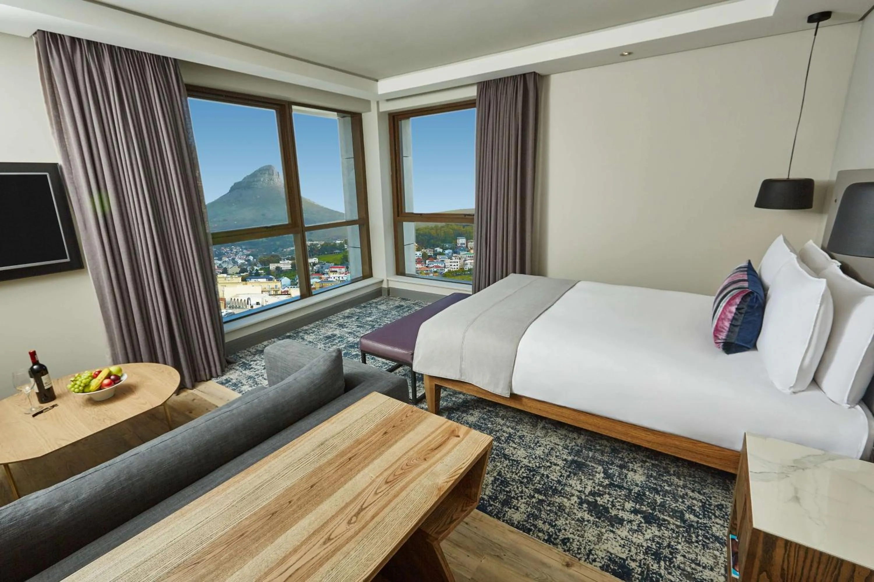 TV and multimedia, Bed in SunSquare Cape Town City Bowl