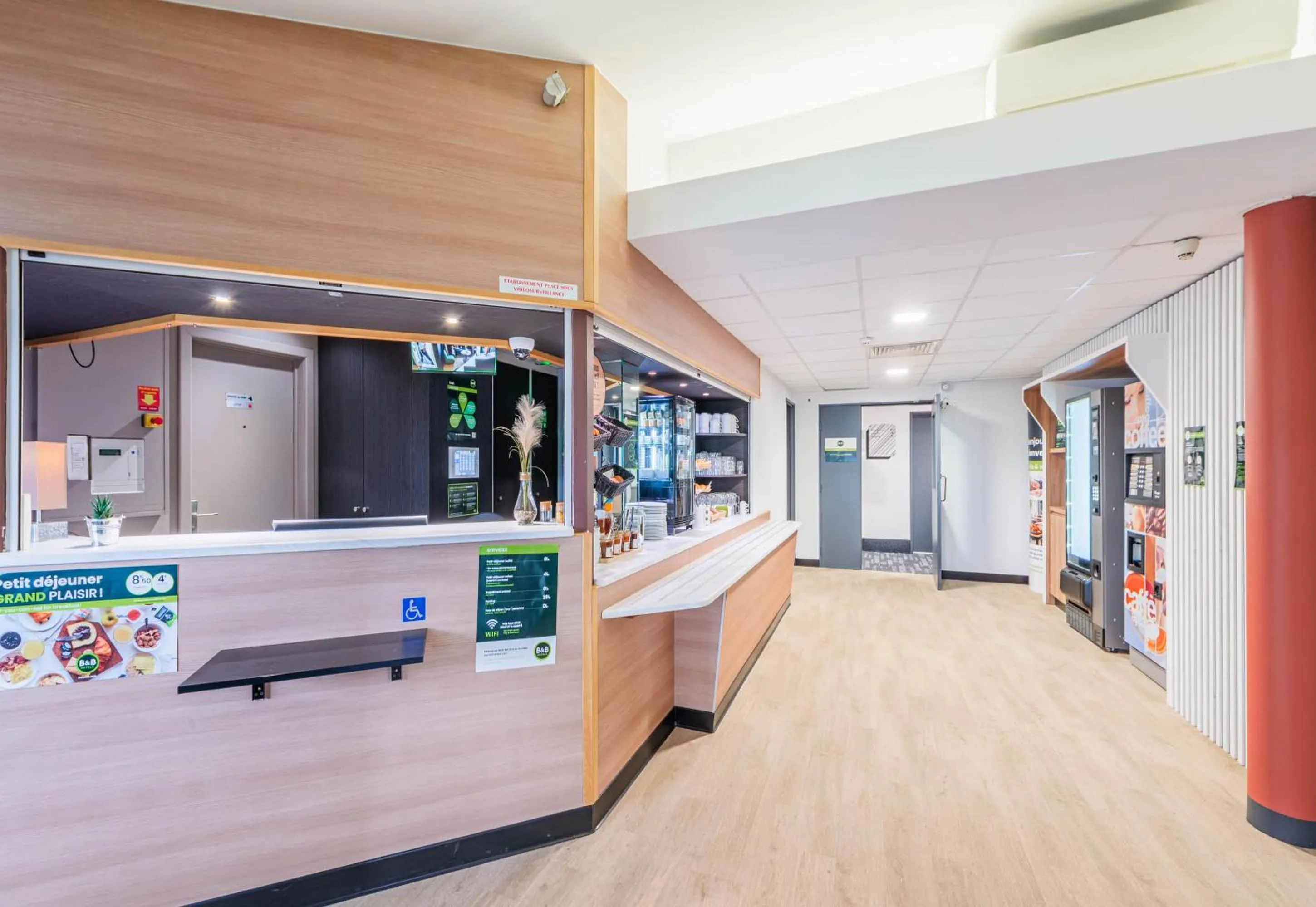 Lobby or reception in B&B HOTEL Mulhouse Kingersheim