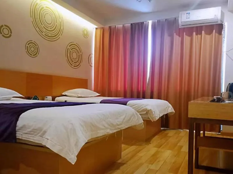 Bed in GreenTree Inn DaLian JinZhou District Light Industry College Express Hotel