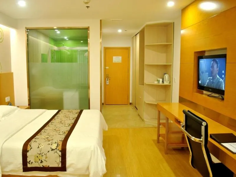 Bed in GreenTree Inn Chizhou High-Speed Railway Station Hotel