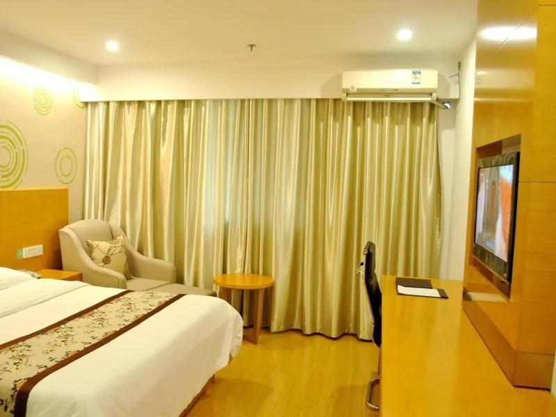 Bed in GreenTree Inn Chizhou High-Speed Railway Station Hotel