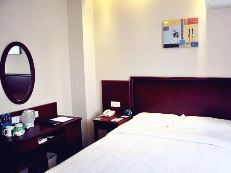Bed in GreenTree Inn XuZhou Benteng Avenue Express Hotel