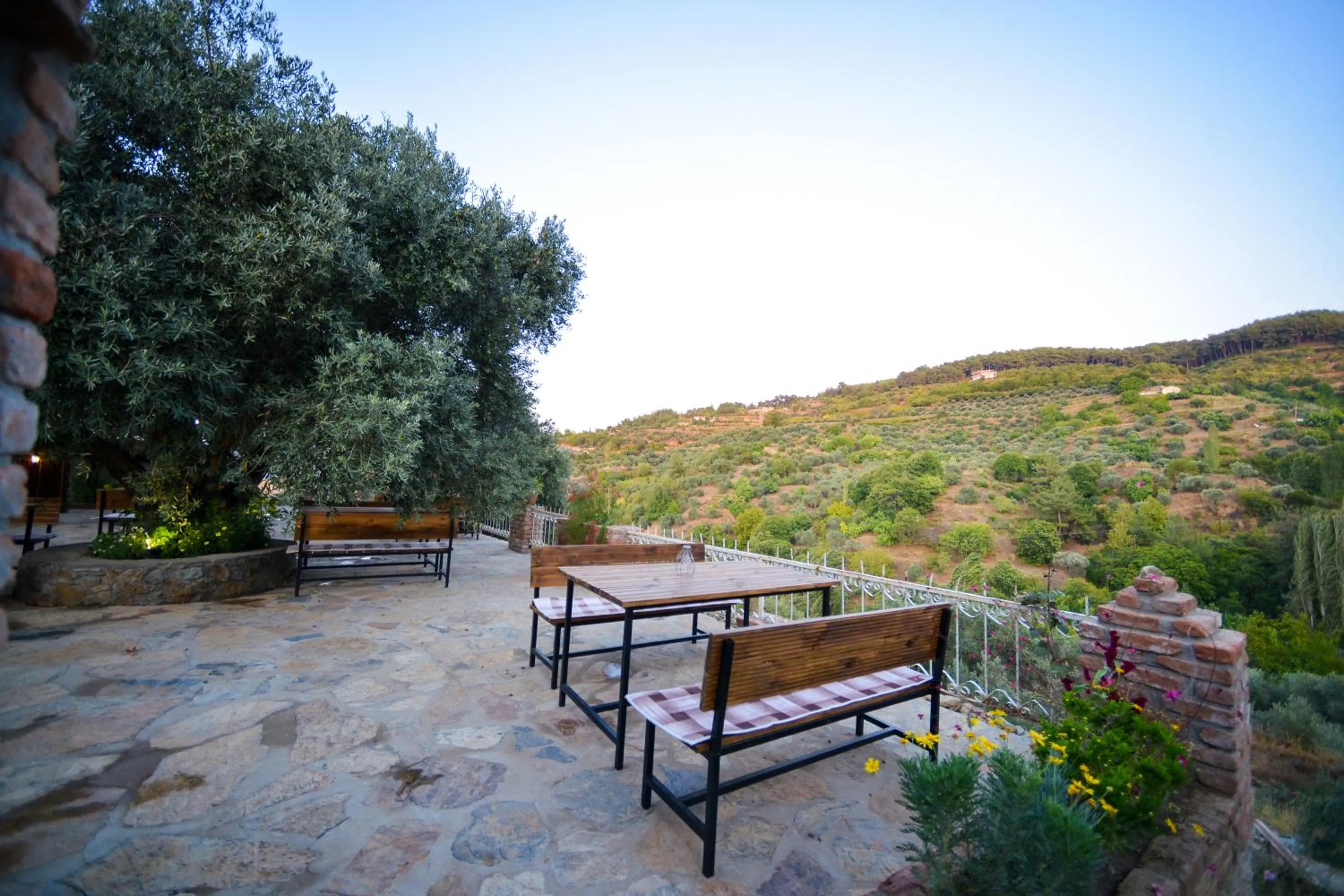 Garden view in Kirkinca Hotel