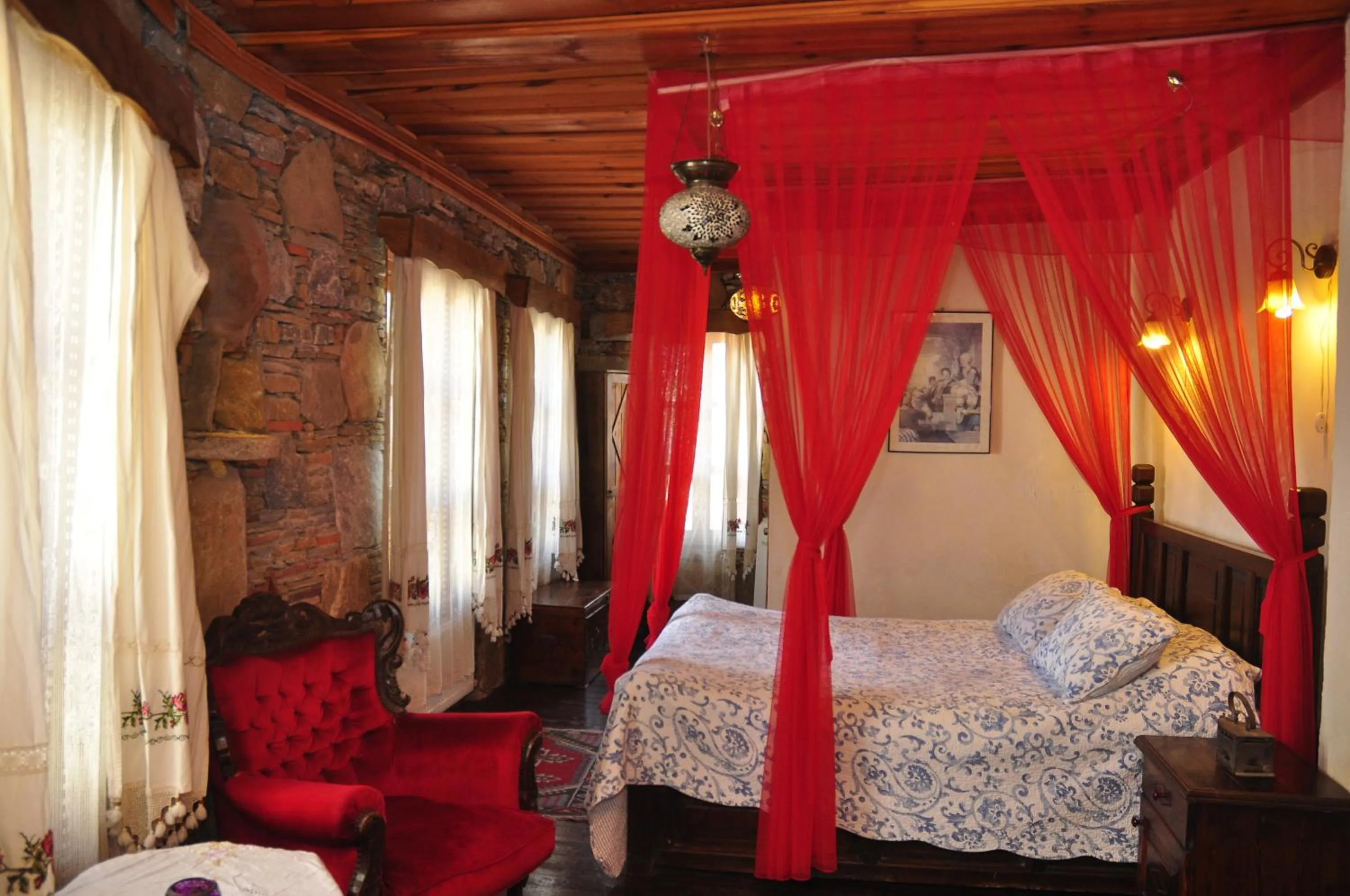 Photo of the whole room in Kirkinca Hotel