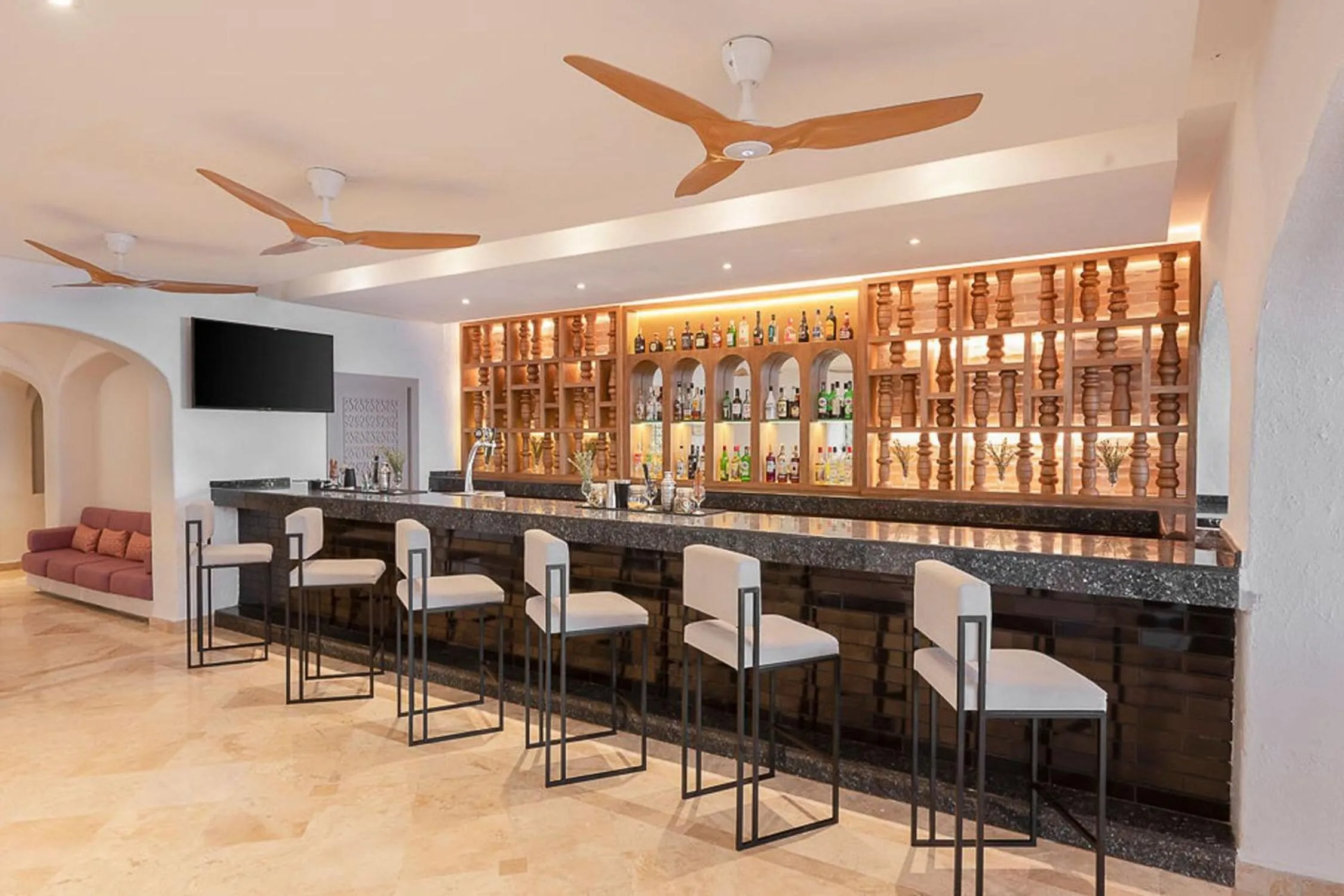 Lounge or bar in GR Solaris Caribe Adults Only - All Inclusive