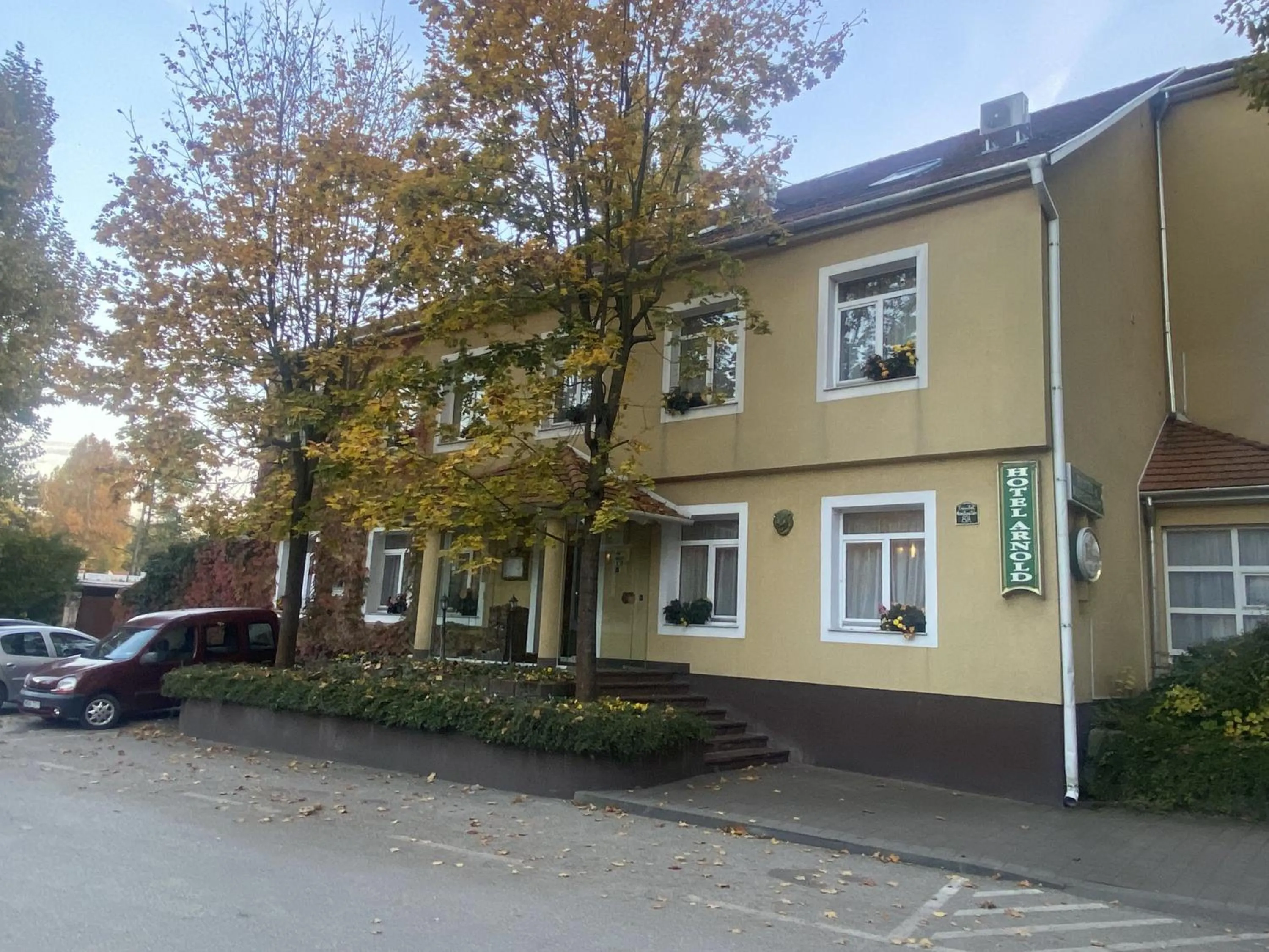 Property building in Hotel Arnold