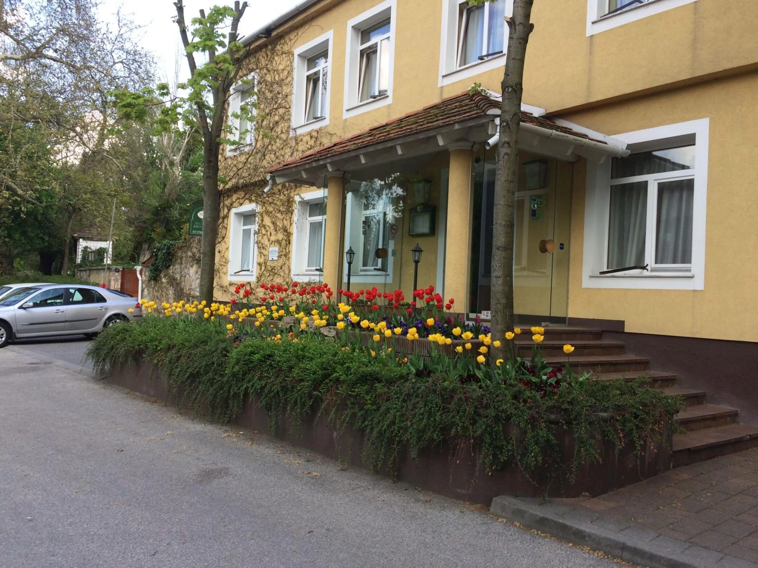 Facade/entrance in Hotel Arnold
