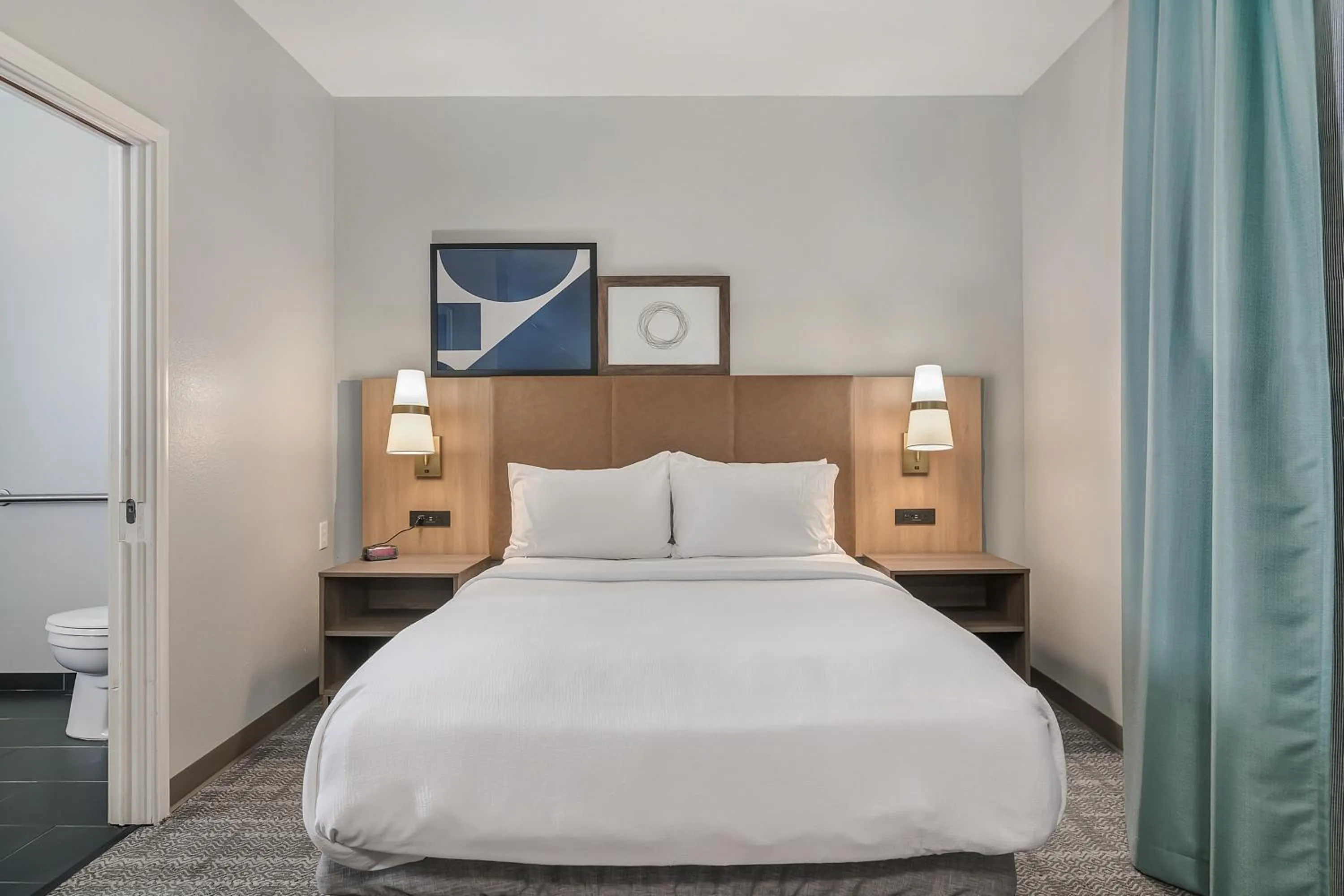 Photo of the whole room, Bed in Staybridge Suites Tyler University Area by IHG