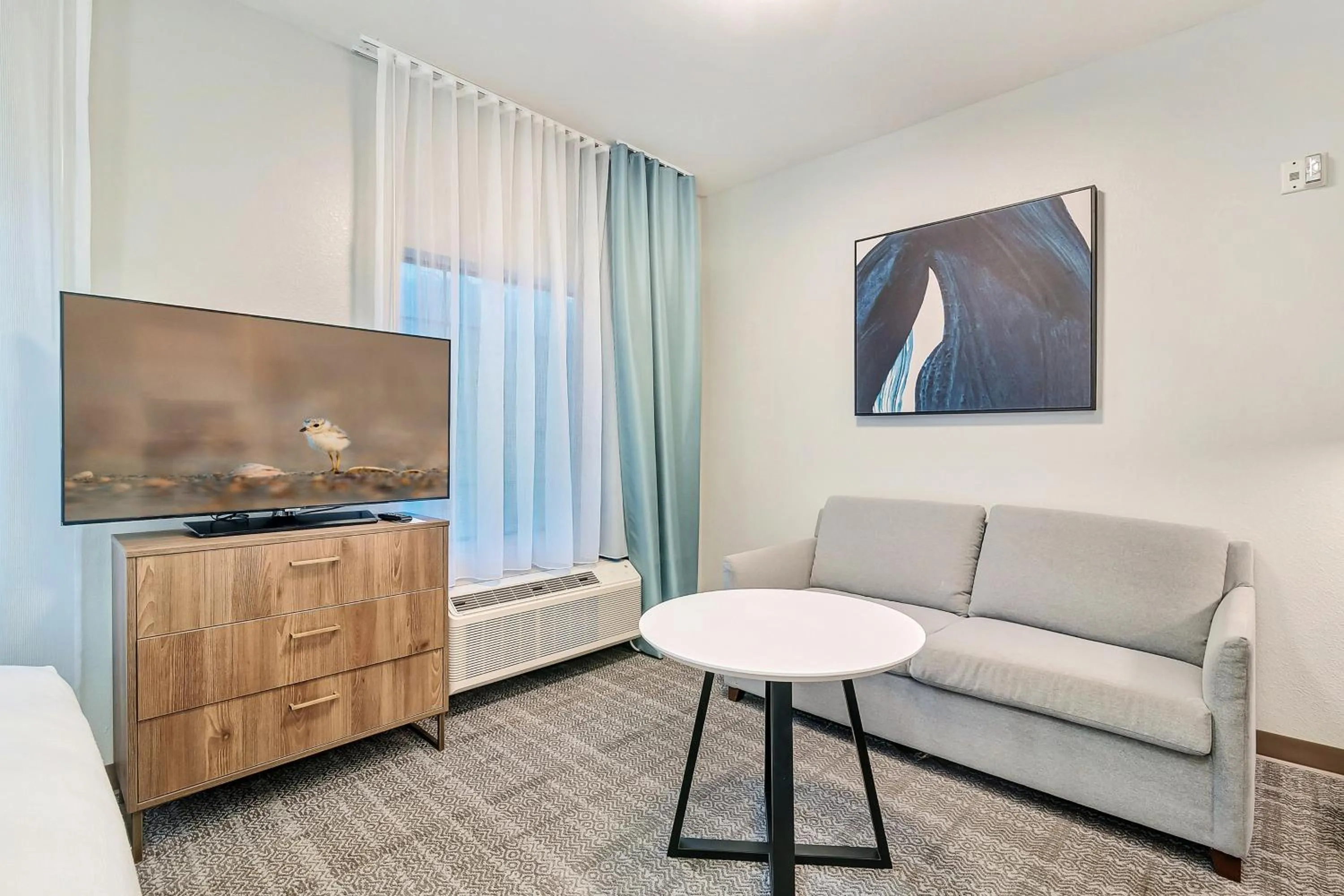 Seating area in Staybridge Suites Tyler University Area by IHG