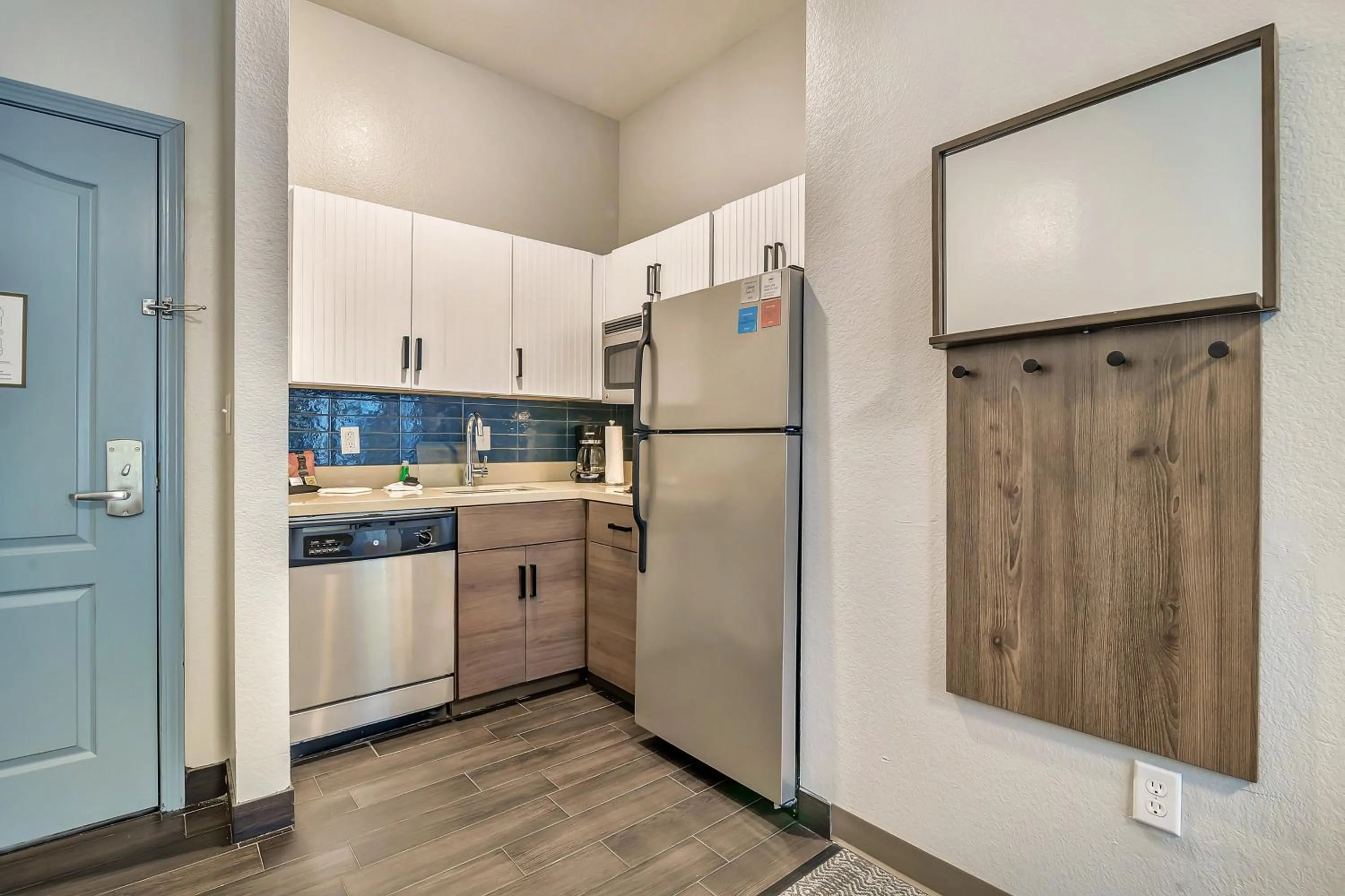 Photo of the whole room in Staybridge Suites Tyler University Area by IHG