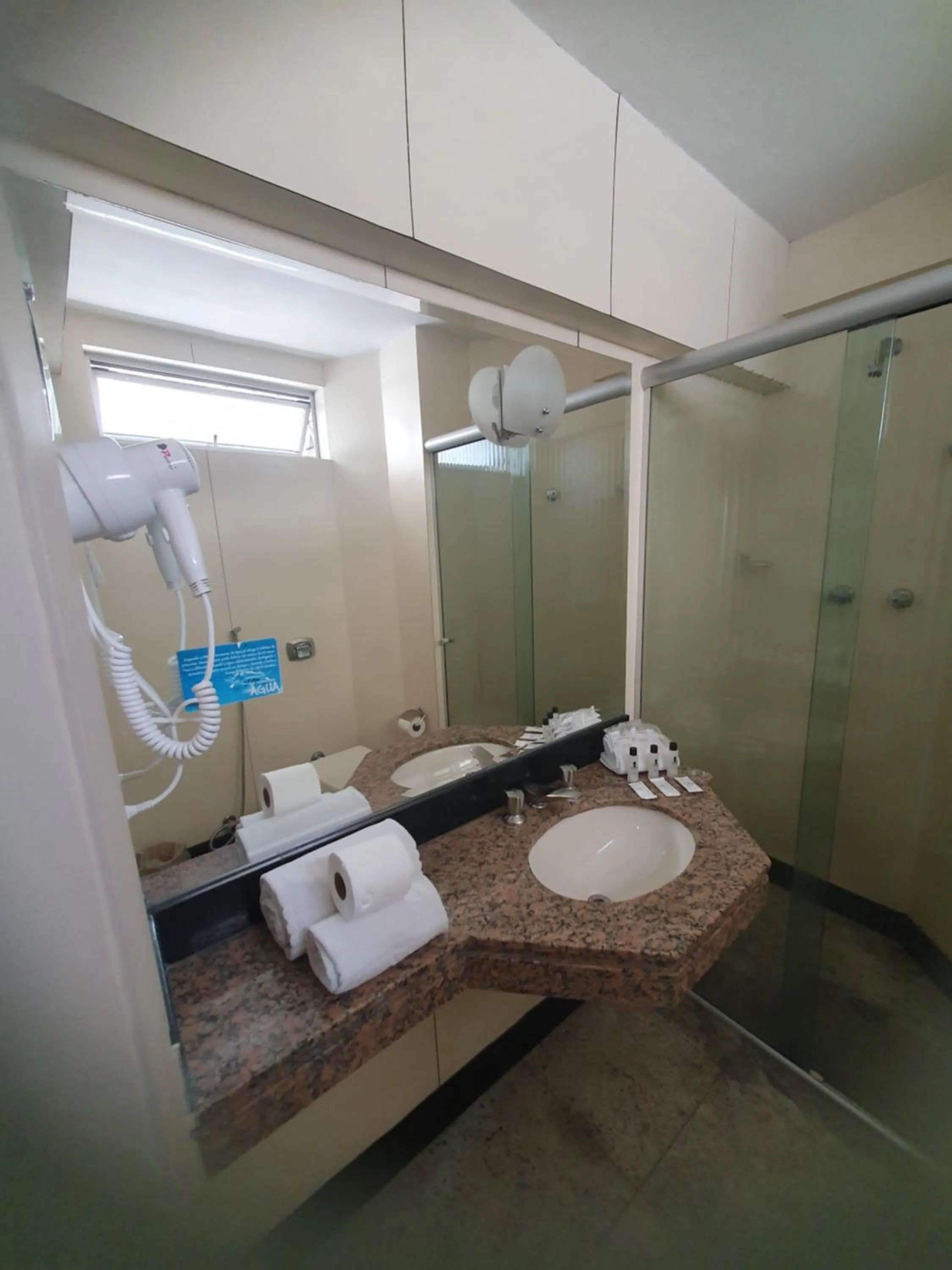 Bathroom in Via Contorno Hotel